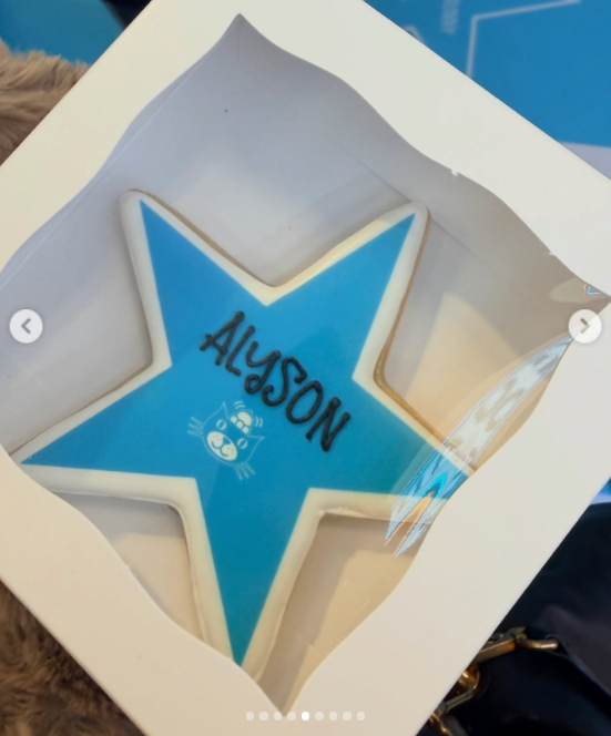 A special cookie made for Alyson Hannigan at the Jellycat Pop-up event, which she posted about on September 26, 2026. | Source: Instagram/alysonhannigan