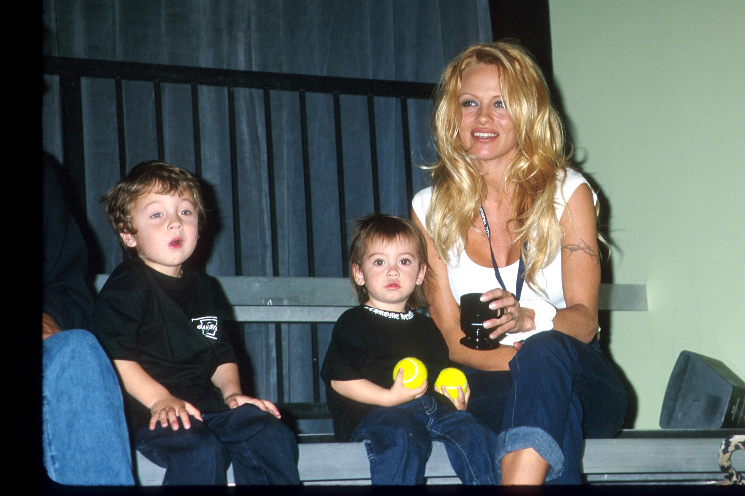 Anderson's sons, Brandon and Dylan, were at the center of her fears about the future. She later said both boys tested negative for hepatitis C and that she took precautions to protect them from contact with her blood. | Source: Getty Images