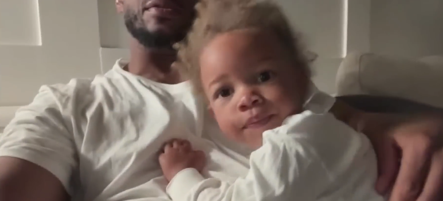 Marlon Wayans and his daughter Axl Wayans in an interview on June 12, 2024 | Source: YouTube/WGN News