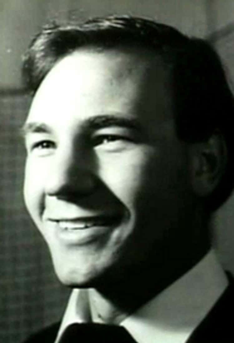 A rare portrait of a young Patrick Stewart, years before his Hollywood fame. At 17, he entered drama school, where he struggled with feelings of shame about his impoverished childhood and the painful family memories he kept hidden. | Source: CelebStory