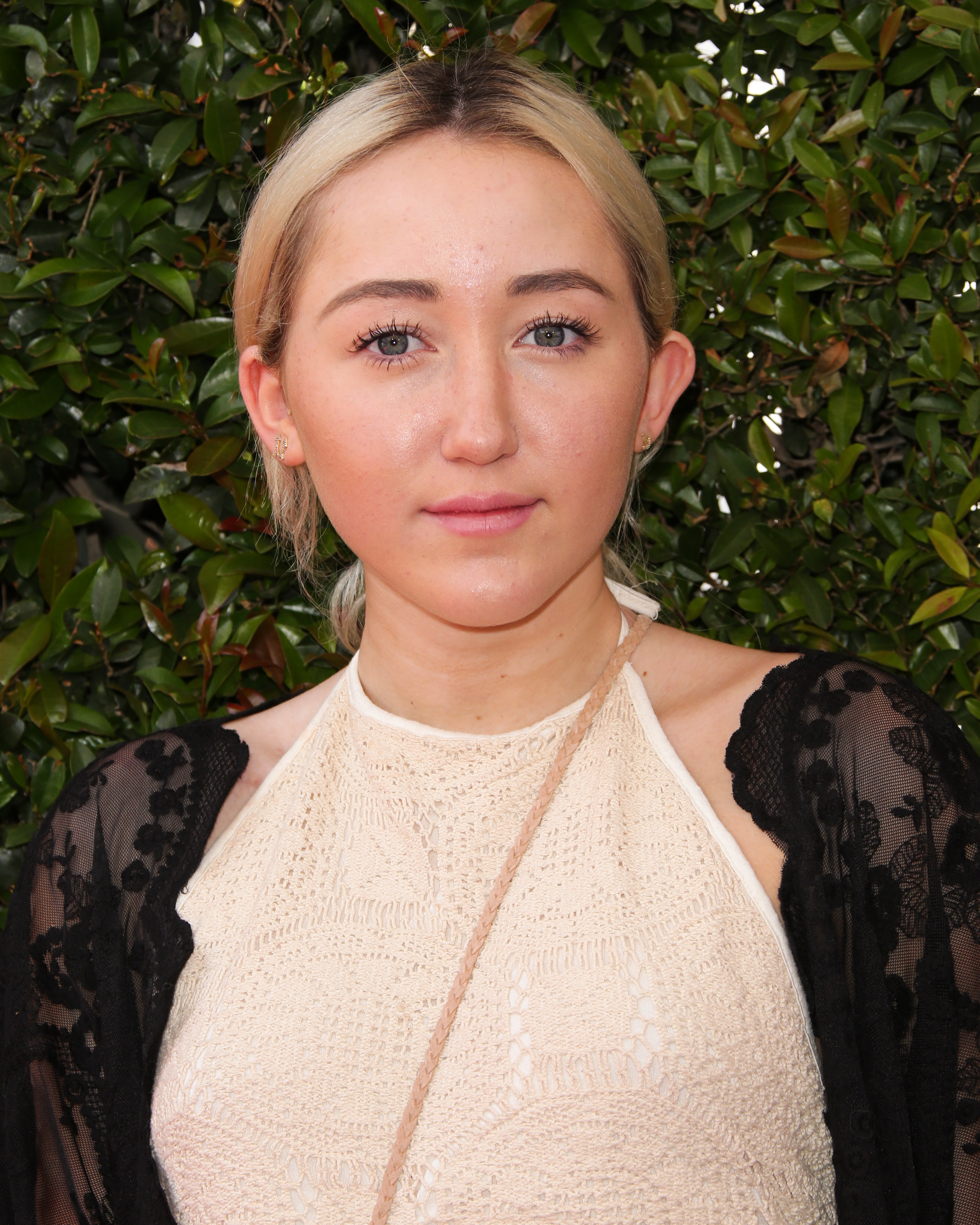 Noah Cyrus attends the 12th Annual John Varvatos Stuart House Benefit in Los Angeles on April 26, 2015. | Source: Getty Images