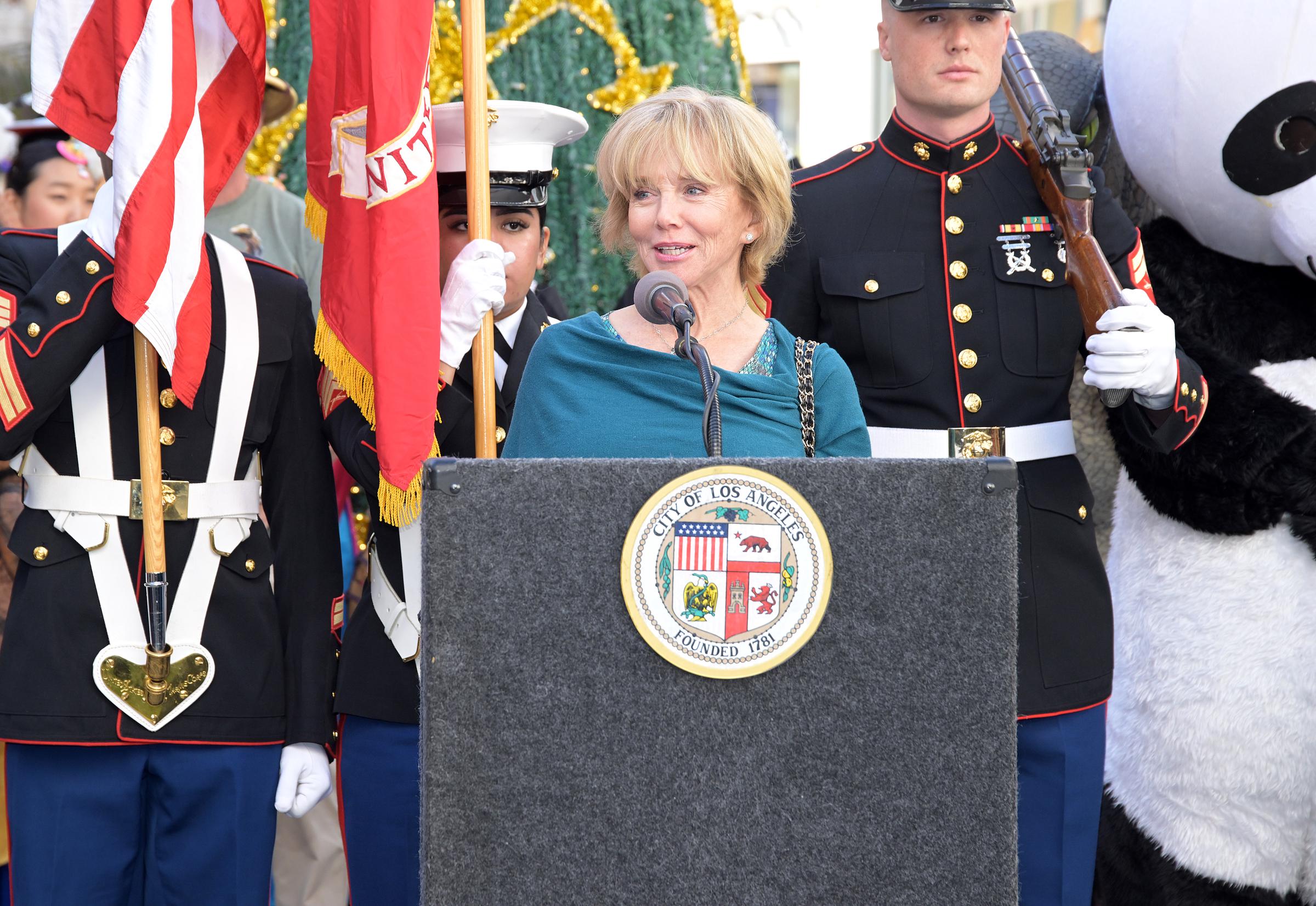 Addressing the podium at Hollywood & Highland on November 21, 2022, 67-year-old Linda Purl spoke at the press conference for the 90th Anniversary Hollywood Christmas Parade. Draped in an elegant teal boatneck shawl over an intricately beaded top, her soft honey-blonde bob with wispy bangs framed a radiant expression that reflected the graceful, poised warmth of her late 60s. | Source: Getty Images