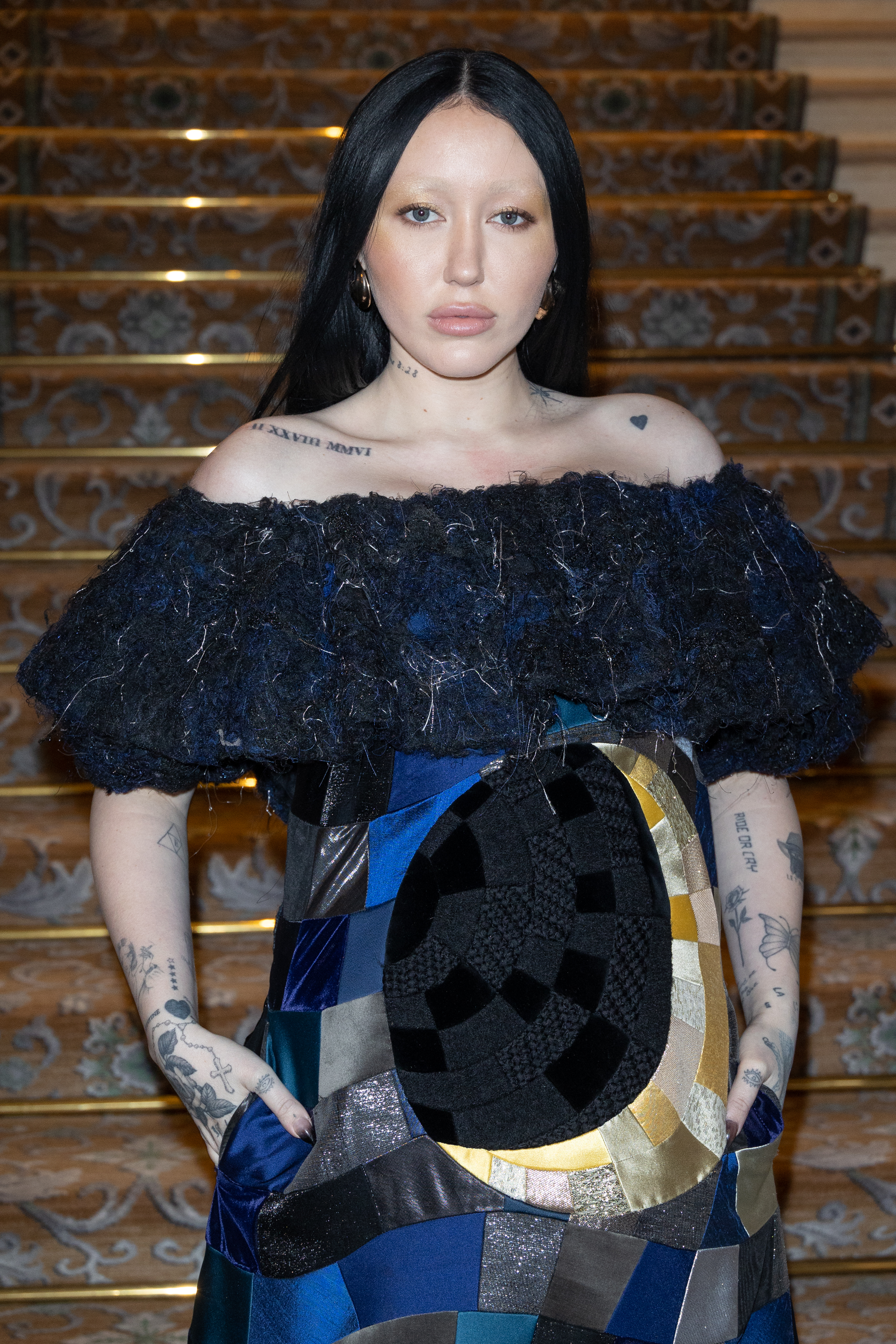 Noah Cyrus attends the Viktor & Rolf Haute Couture Spring/Summer show during Paris Fashion Week in France on January 25, 2023. | Source: Getty Images