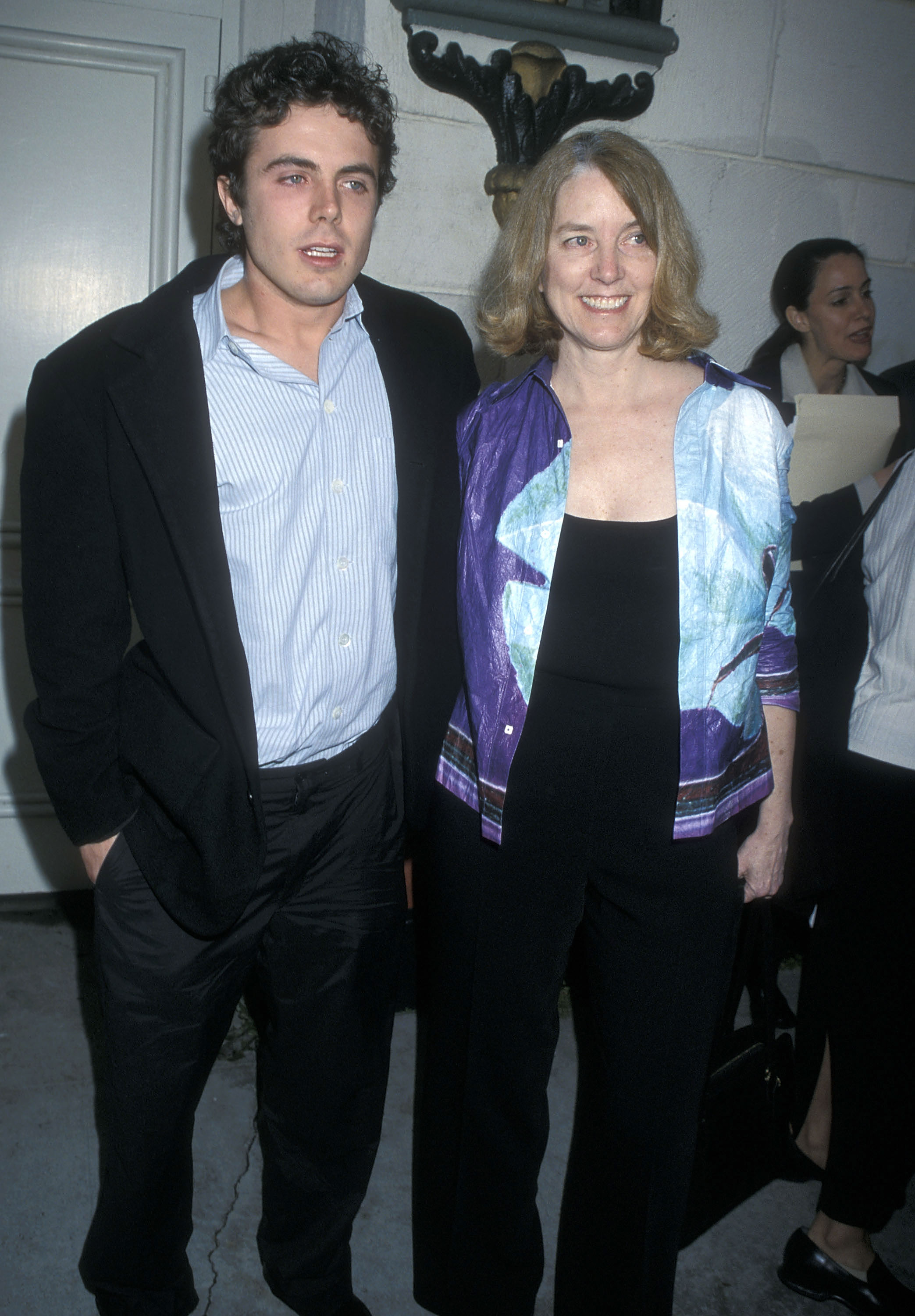 Stepping out together for the premiere of "Committed" at the Mann Festival Theatre in Westwood, California, on April 18, 2000, actor Casey Affleck was accompanied by his mother, Chris Anne Boldt. | Source: Getty Images