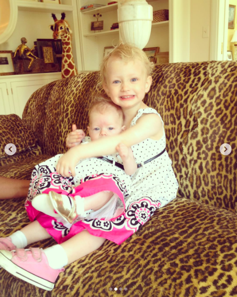 Billie and Georgia Dane sitting on a couch and looking at the camera. | Source: Instagram/rebeccagayheartdane