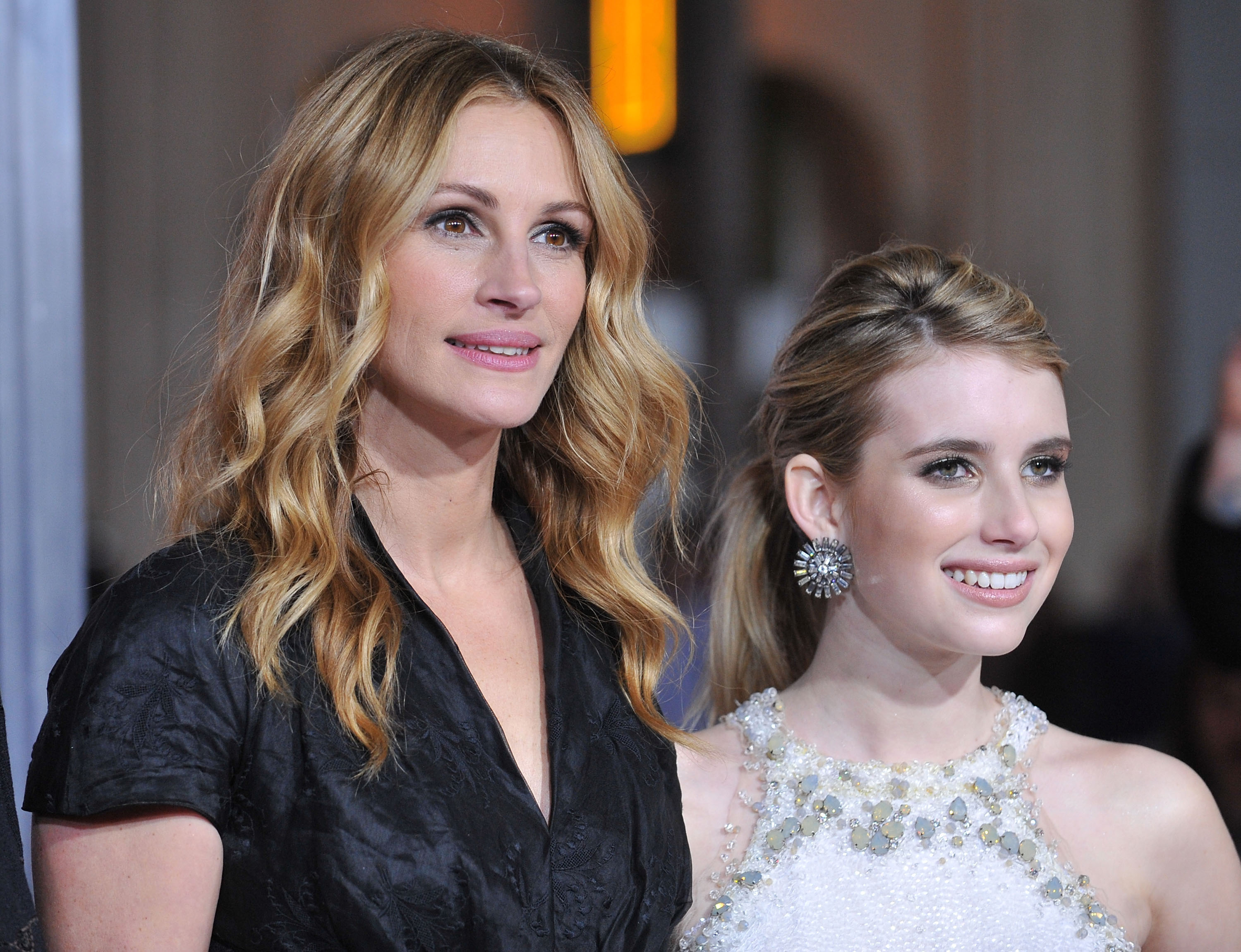 Julia Roberts and niece Emma Roberts attend the premiere of Valentine's Day in Hollywood on Feb. 8, 2010. Eric Roberts has spoken publicly over the years about his relationships with both his daughter and his sister, while acknowledging that they prefer to keep their family life private. | Source: Getty Images
