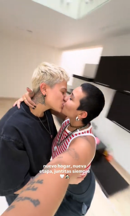 Romina Marcos with her girlfriend Laura Salazar in her new apartment. | Source: TikTok/romimarcos