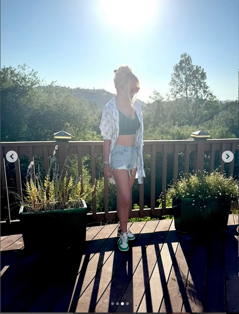Tori Spelling, from a post dated August 9, 2025 | Source: Instagram/Torispelling