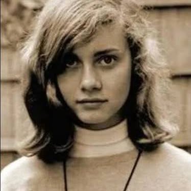 Olivia Newton-John as a teenager. [Photo timeline: 1948 (year she was born) to 1966 (childhood to teenage era)]. | Fun Fact: Olivia wasn't yet a household name when she began appearing on Australian television. By 1963, while still a teenager, she was already turning up regularly on local daytime programs and weekly pop-music shows. | Source: Instagram/therealonj