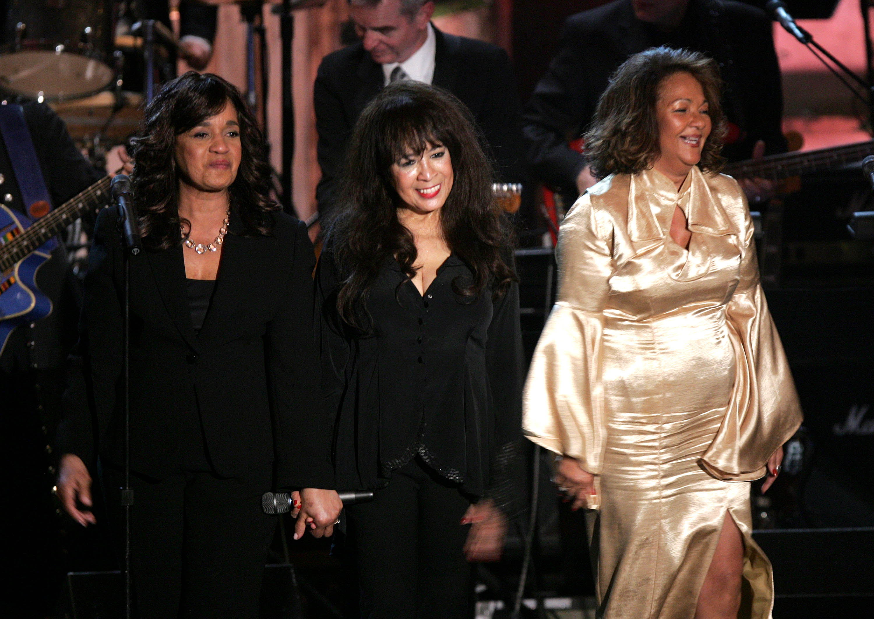 Inductees Estelle Bennett, Veronica "Ronnie" Spector and Nedra Talley take a bow after their performance on March 12, 2007 | Source: Getty Images