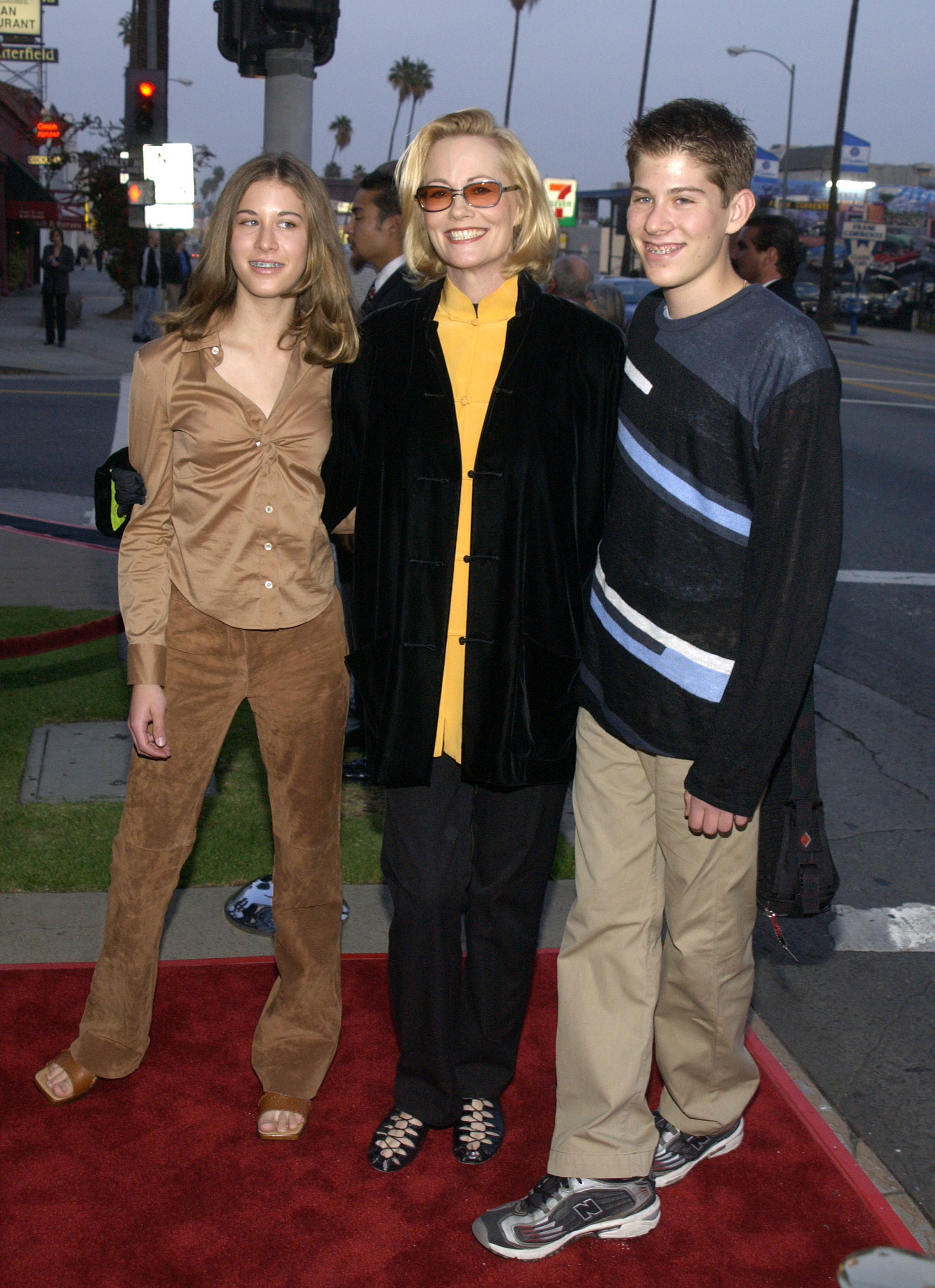 Cybill Shepherd, Ariel, and Zachariah during "The Cat's Meow" Los Angeles premiere on April 10, 2002 | Source: Getty Images