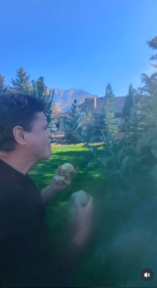 Donny has described the couple's preferred home environment as casual and family-oriented rather than palatial. The peaceful outdoor setting offers a glimpse of the quieter lifestyle that contrasts with his decades in entertainment. | Source: Instagram/donnyosmond