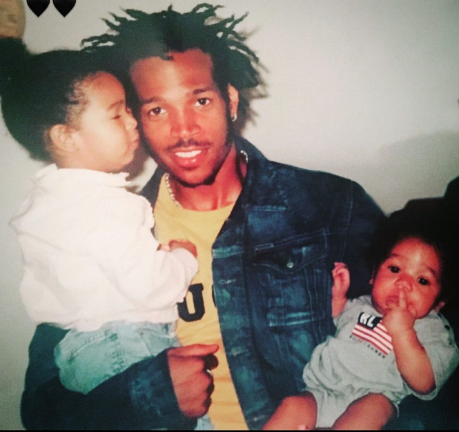 Marlon Wayans poses with his children Kai and Shawn Wayans in a throwback post on June 19, 2022 | Source: Instagram/marlonwayans