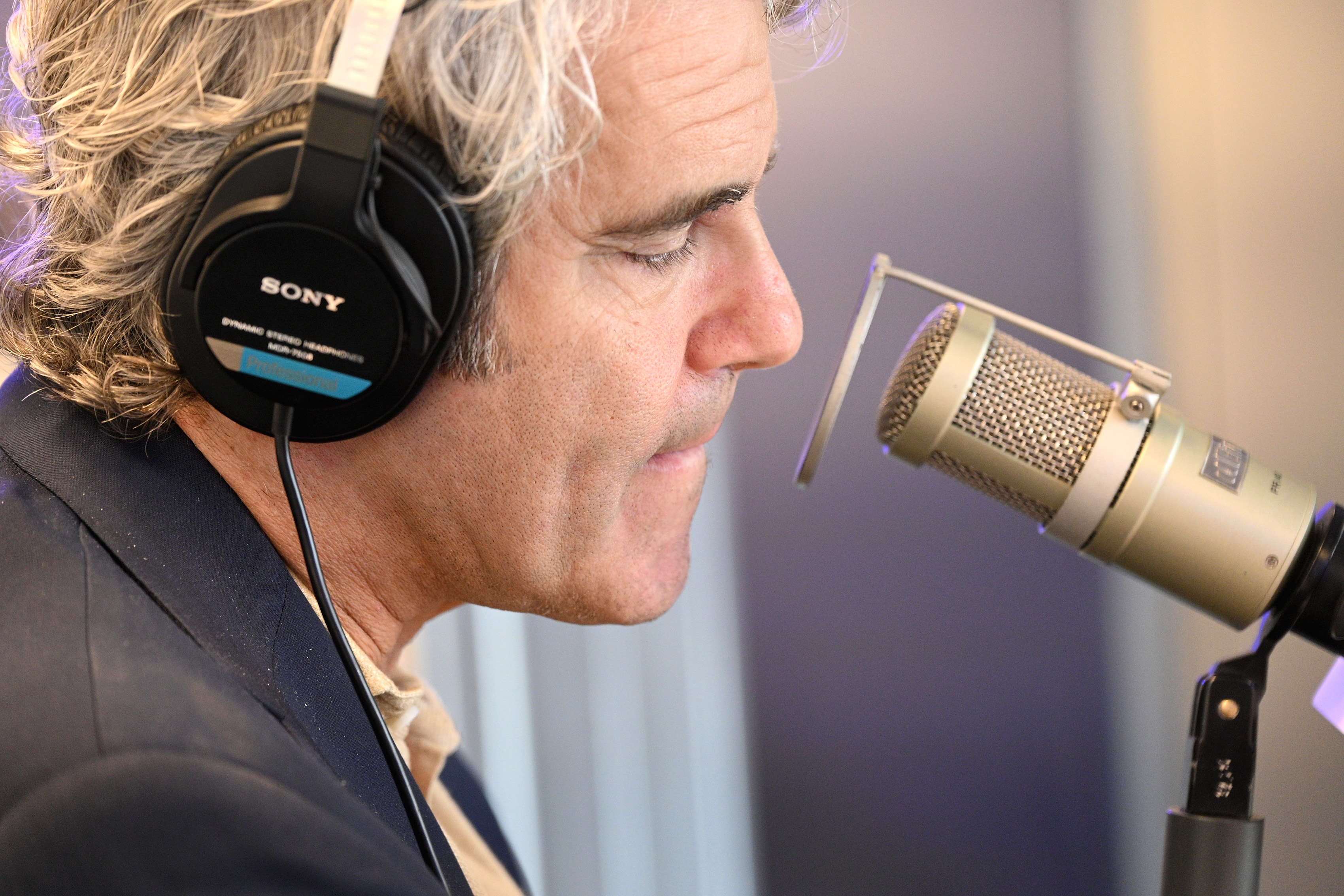 Andy Cohen had known Kevin Sobieski for nearly a year when this photo was taken. He later revealed that they met at a Fourth of July party in the Hamptons, talked all night, and stayed in touch afterward. | Source: Getty Images