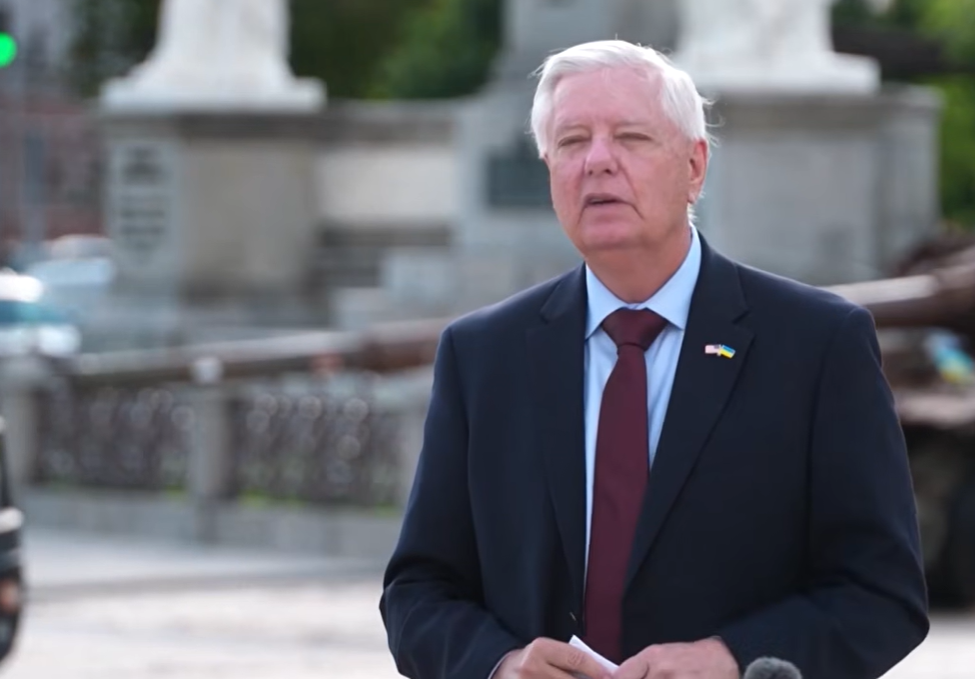 Lindsey Graham speaks to reporters in Kyiv, expressing confidence that a path toward ending the war is emerging while calling for continued support for Ukraine and tougher sanctions on Russia. | Source: YouTube/APT