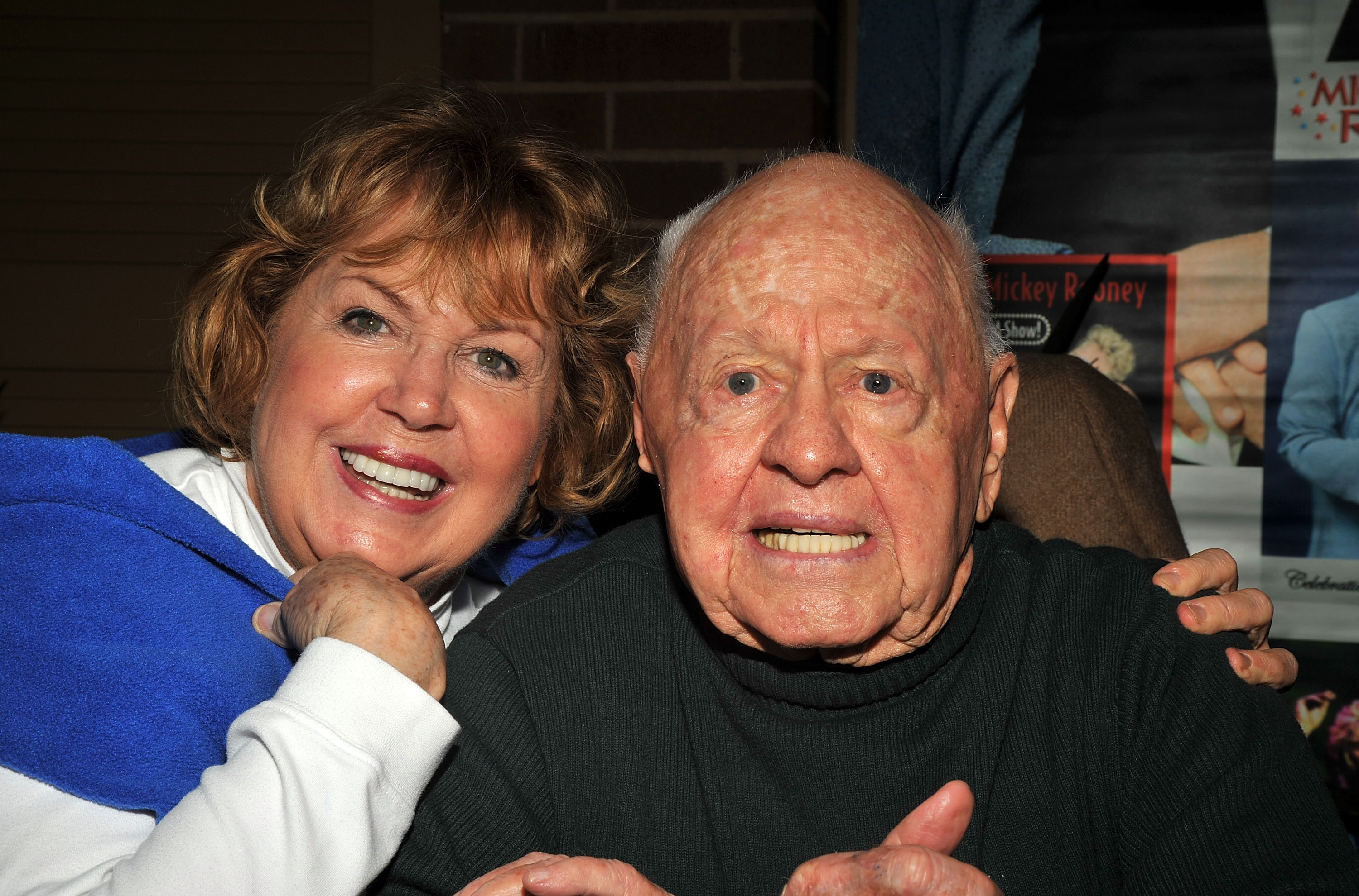 Jan Chamberlin and Mickey Rooney attend the Chiller Theatre Expo at the Hilton Parsippany in New Jersey on October 31, 2009. | Source: Getty Images