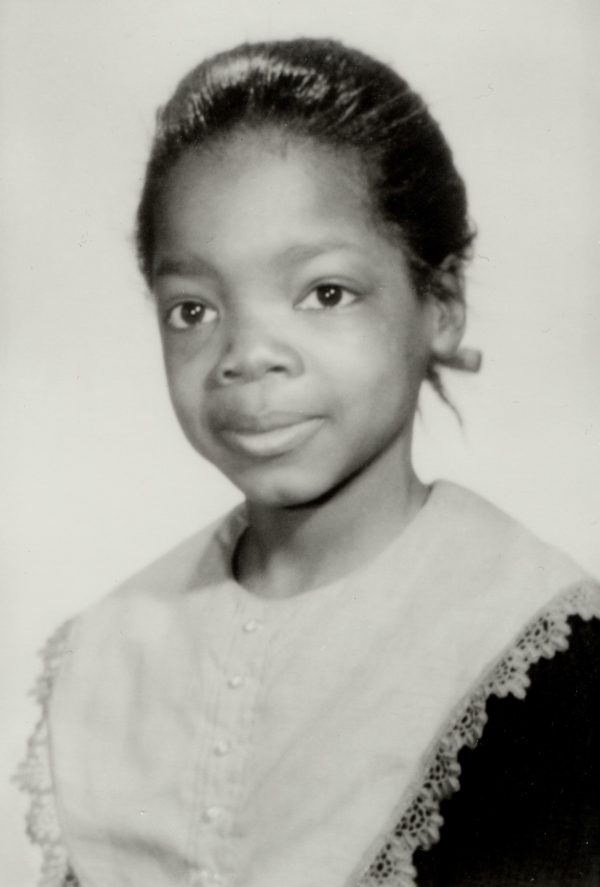 The legendary TV host as a young girl in a throwback photo posted on April 28, 2021 | Source: X/oprah
