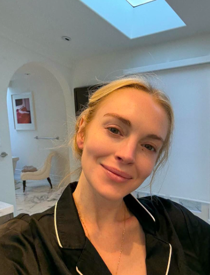 A makeup-free selfie of Lindsay Lohan. | Source: Instagram/lindsaylohan