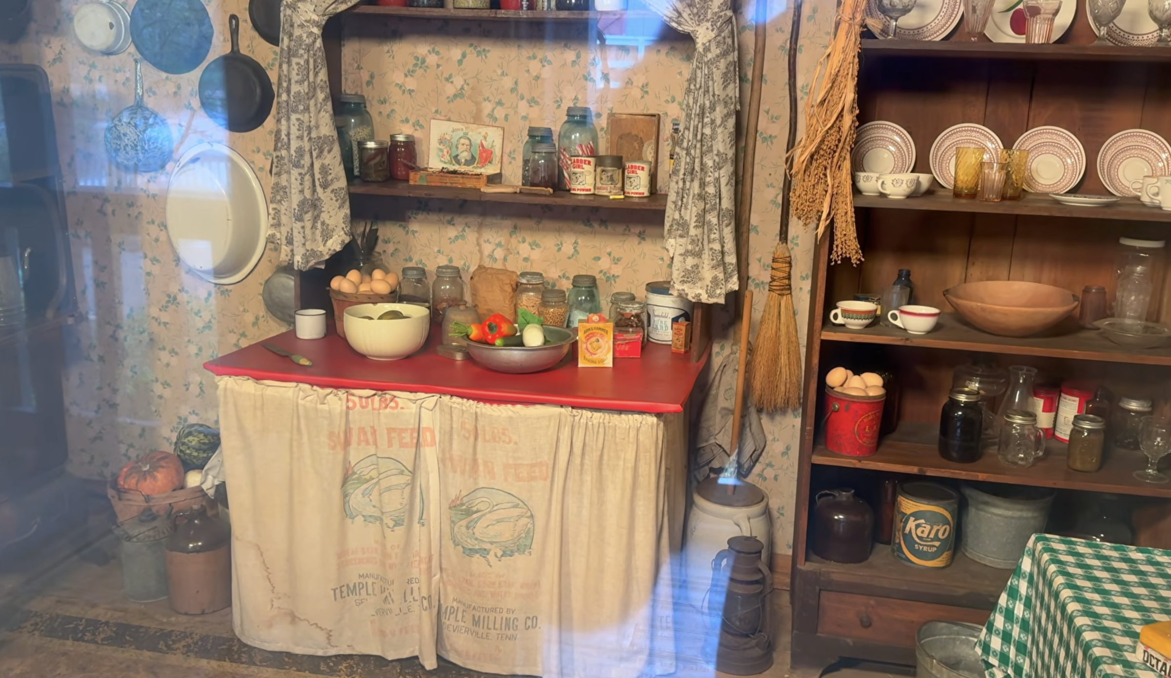Everyday household supplies take on a different significance against Parton's later fame and fortune. She said becoming successful was never solely about getting rich but about succeeding at the work she loved and being able to help her family. | Source: YouTube/Adam's Adventures