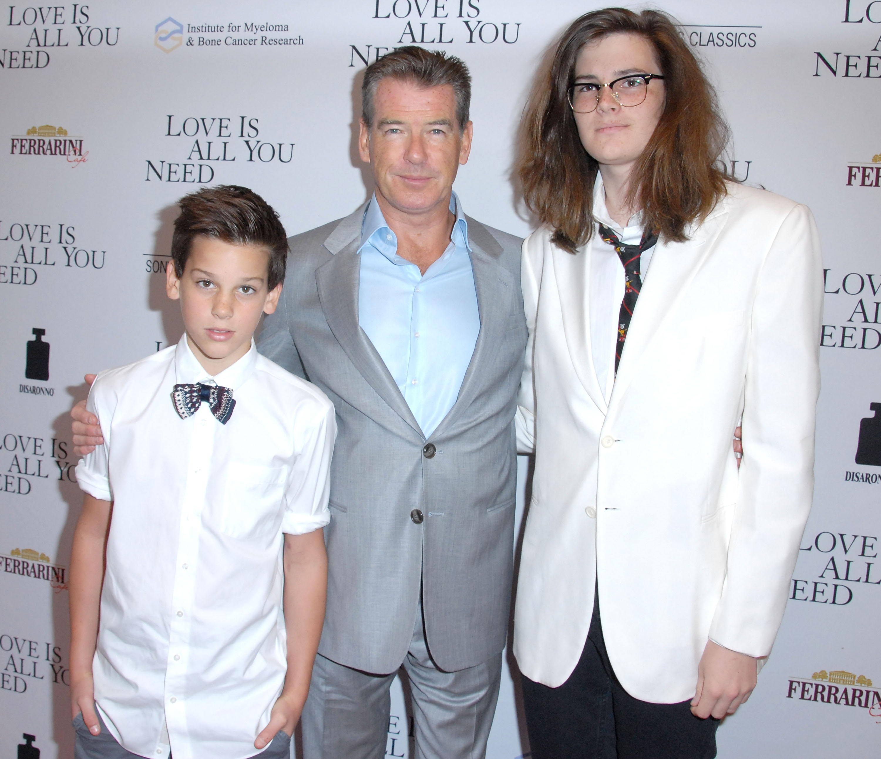 As Paris entered his early teens, he began appearing more confidently at movie premieres with Pierce and his brother Dylan. His youthful features were becoming more defined, marking a noticeable step in the transformation fans would later compare with his recent red-carpet photos.