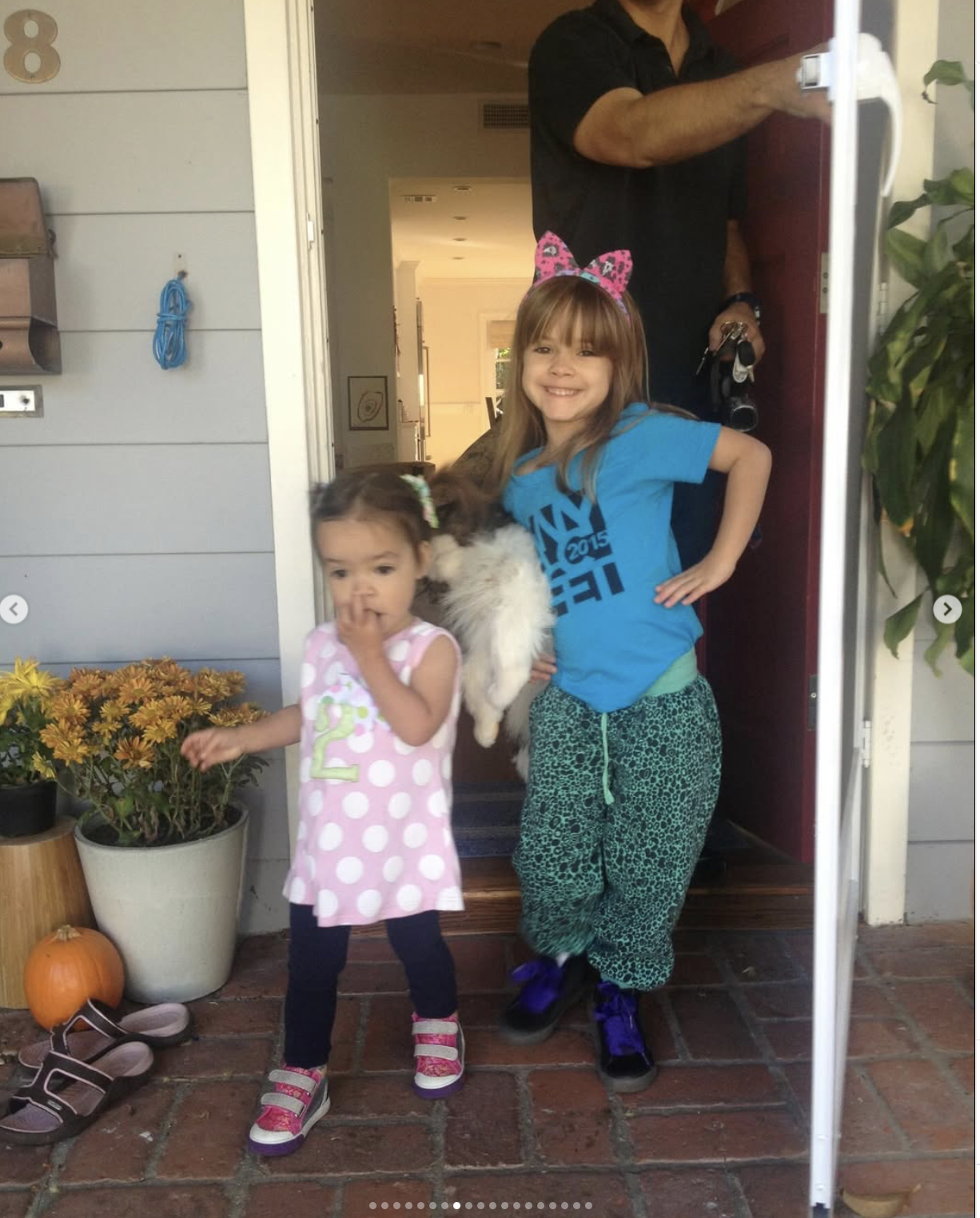 What remains now are the childhood memories tied to this home — years when the girls were still growing up together under the same roof. | Source: Instagram/ Mabel Lowe