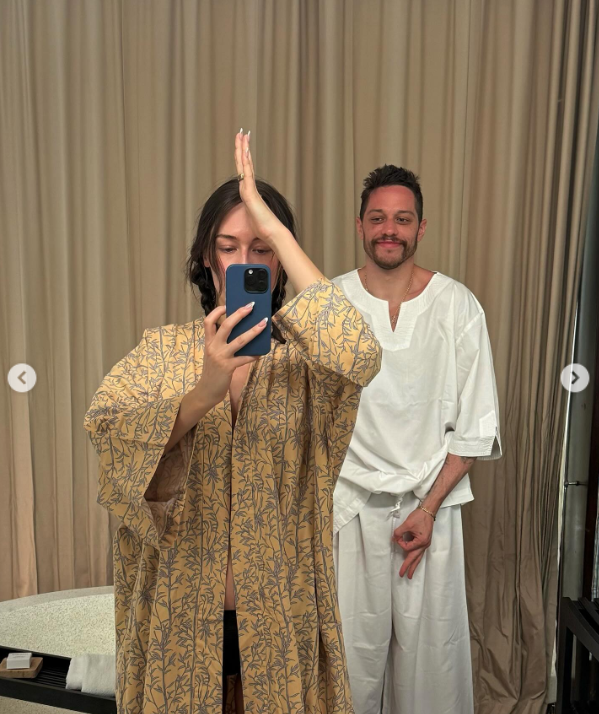 Pete Davidson and his girlfriend Elsie Hewitt in the viral photo that has the internet divided, from a post dated July 16, 2025 | Source: Instagram/elsie