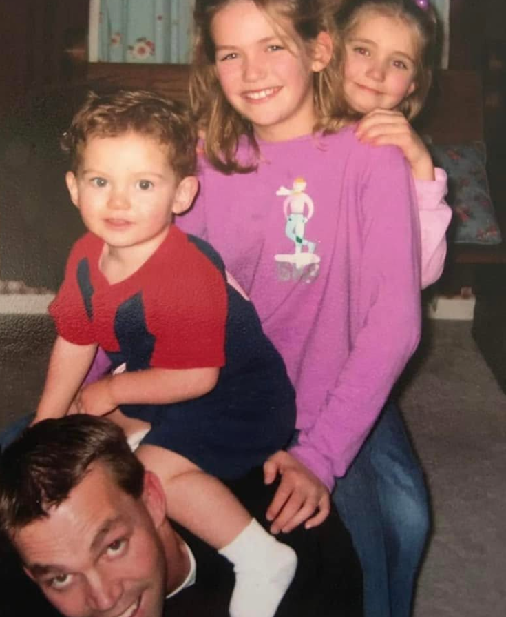 nd household as her political career increasingly took her away from home. | Source: Facebook/kristi.noem