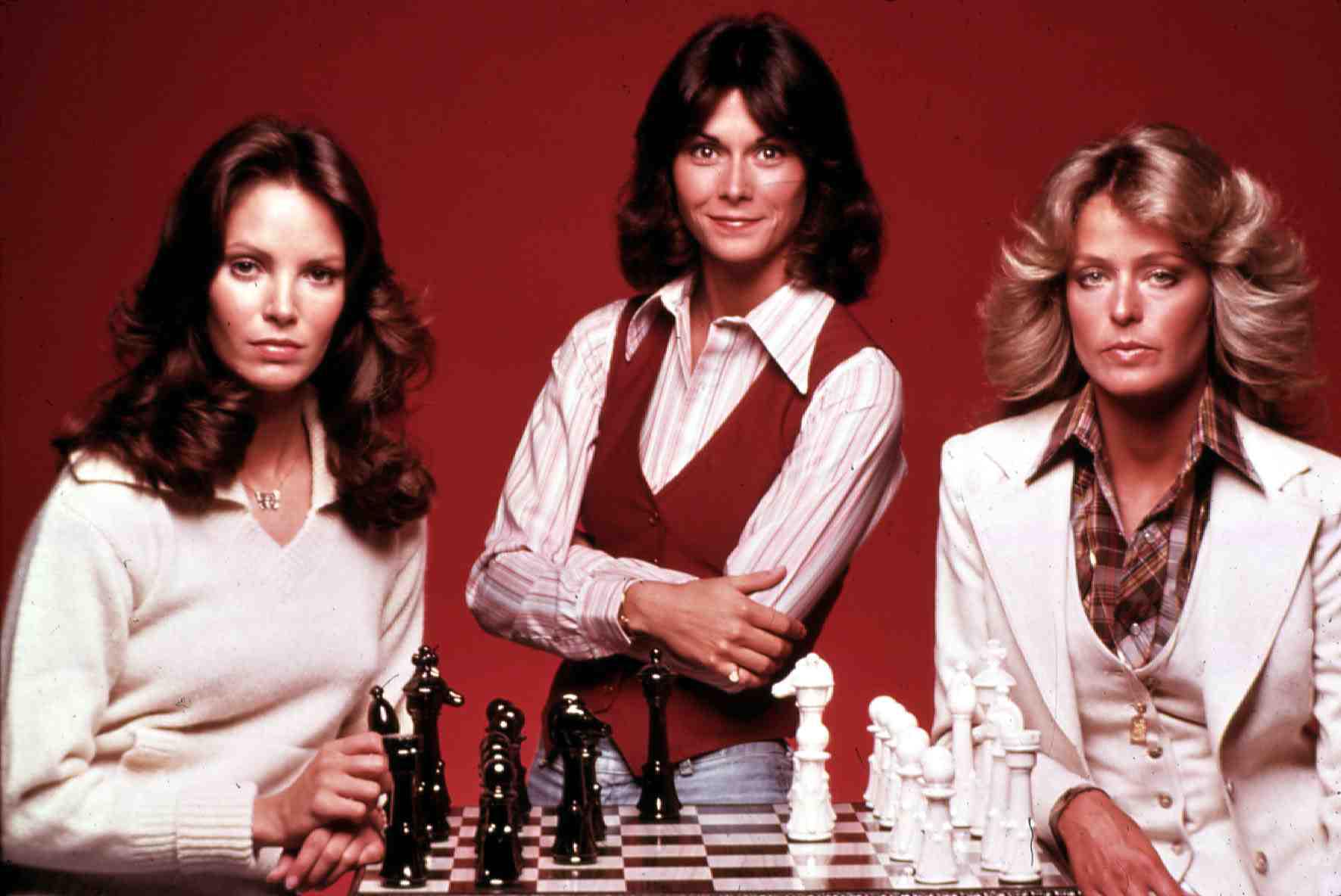 The show’s first lineup brought together Kate Jackson as Sabrina Duncan, Jaclyn Smith as Kelly Garrett, and Farrah Fawcett as Jill Munroe. That original trio became the face of Charlie’s Angels in 1976, even though the cast would begin changing after just one season. | Source: Getty Images