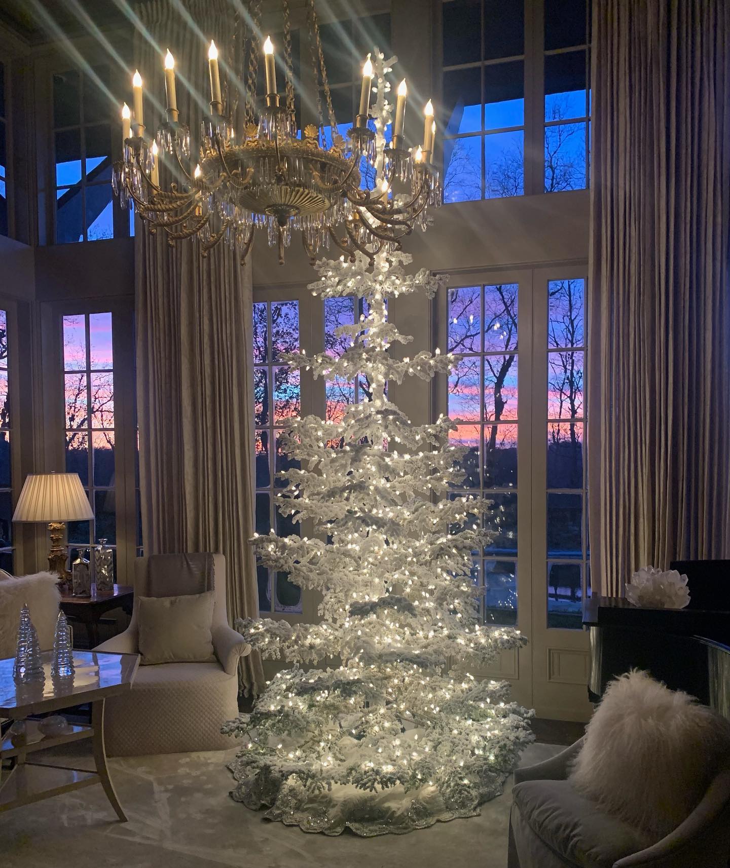 The residence's impressive architectural proportions provide a dramatic backdrop for the family's seasonal celebrations. The decorative choices also demonstrate the variety of holiday styles the household has embraced. | Source: Instagram/thetimmcgraw