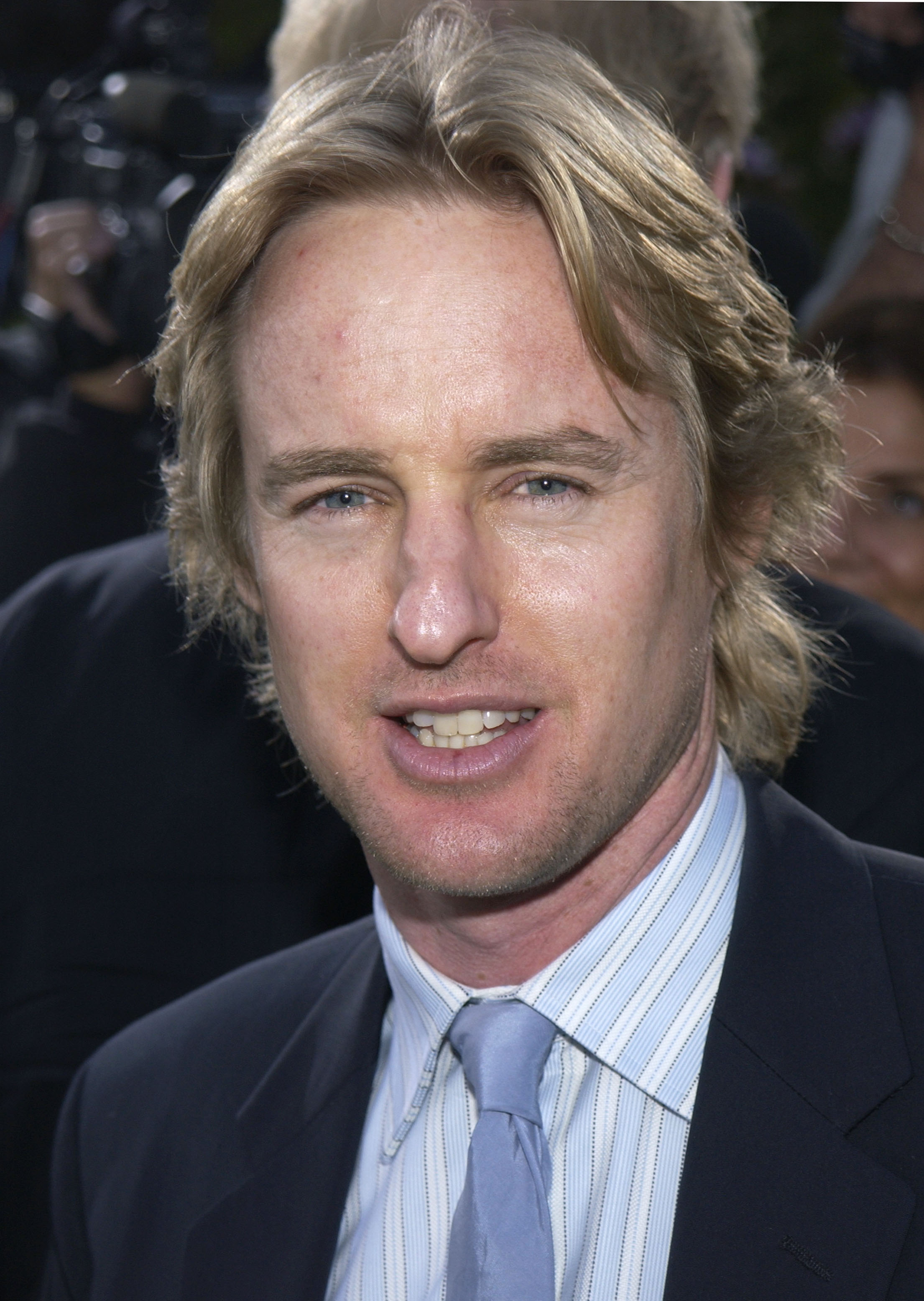 Owen Wilson attended "Earth to L.A. II," a benefit for the Natural Resources Defense Council held at the Wadsworth Theatre in Brentwood, California, on May 10, 2002. Wearing a dark jacket with a striped shirt and pale blue tie, the actor posed for a close-up during the event, which brought Hollywood figures together in support of the environmental organization.