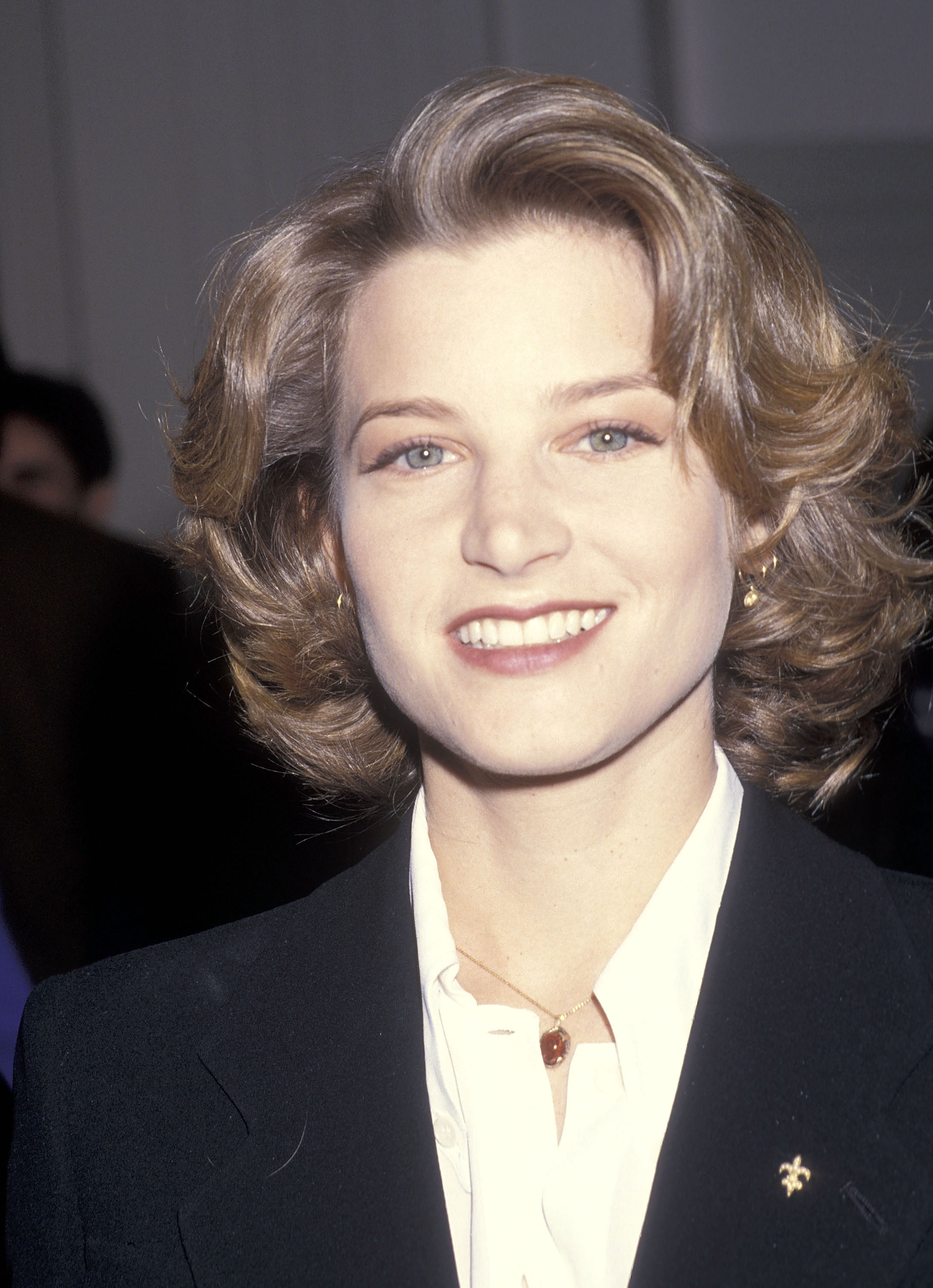 Bridget Fonda attends the Hollywood Women’s Press Club’s 52nd Annual Golden Apple Awards in Beverly Hills on December 13, 1992, as her growing body of work was establishing her as one of the decade’s most versatile young actresses. | Source: Getty Images