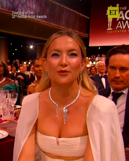 Kate Hudson speaking while Oliver Hudson reacts to what she is saying. | Source: Instagram/entertainmenttonight