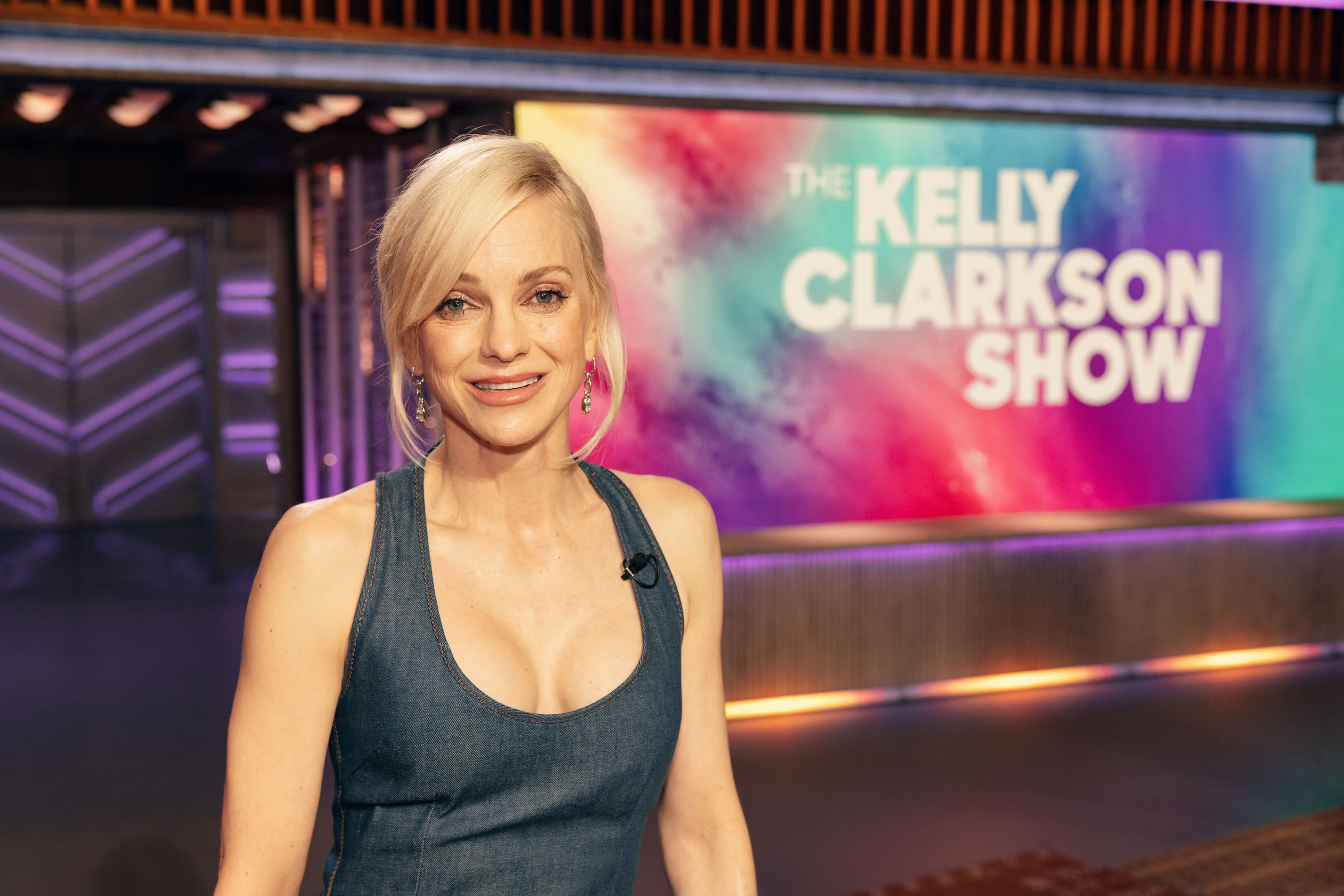 Faris is pictured on "The Kelly Clarkson Show" years after she said she had gradually stopped getting lip injections. She has described the treatment as a choice that ultimately was not right for her.
