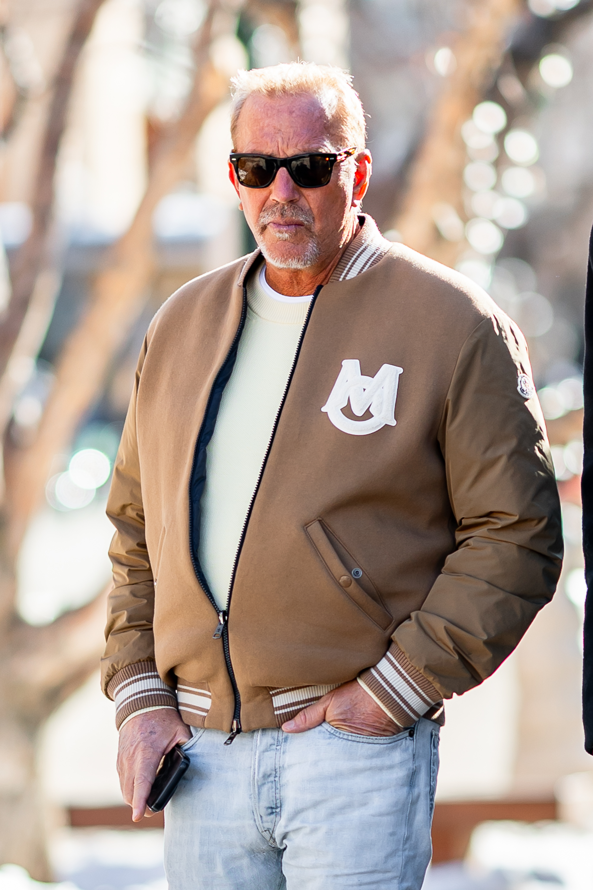 Kevin Costner is photographed in Aspen, Colorado, on January 31, 2026. Whether attending major public events or enjoying quieter moments away from Hollywood, the Oscar-winning actor continued attracting attention thanks to his enduring popularity and distinguished career spanning more than four decades.