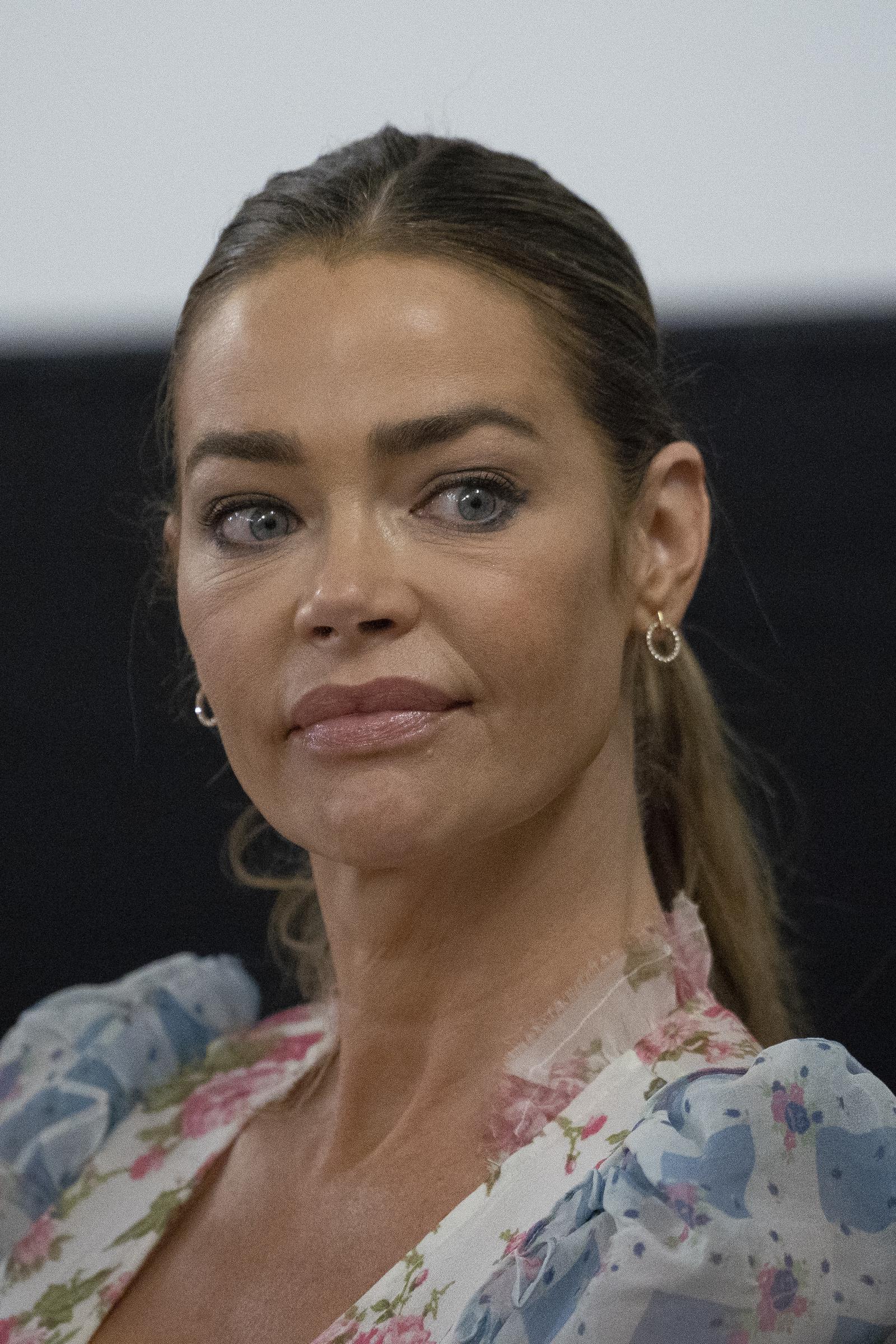 Richards had still never undergone cosmetic surgery on her face. Her growing concern about her neck, however, was beginning to challenge that long-held boundary. | Source: Getty Images