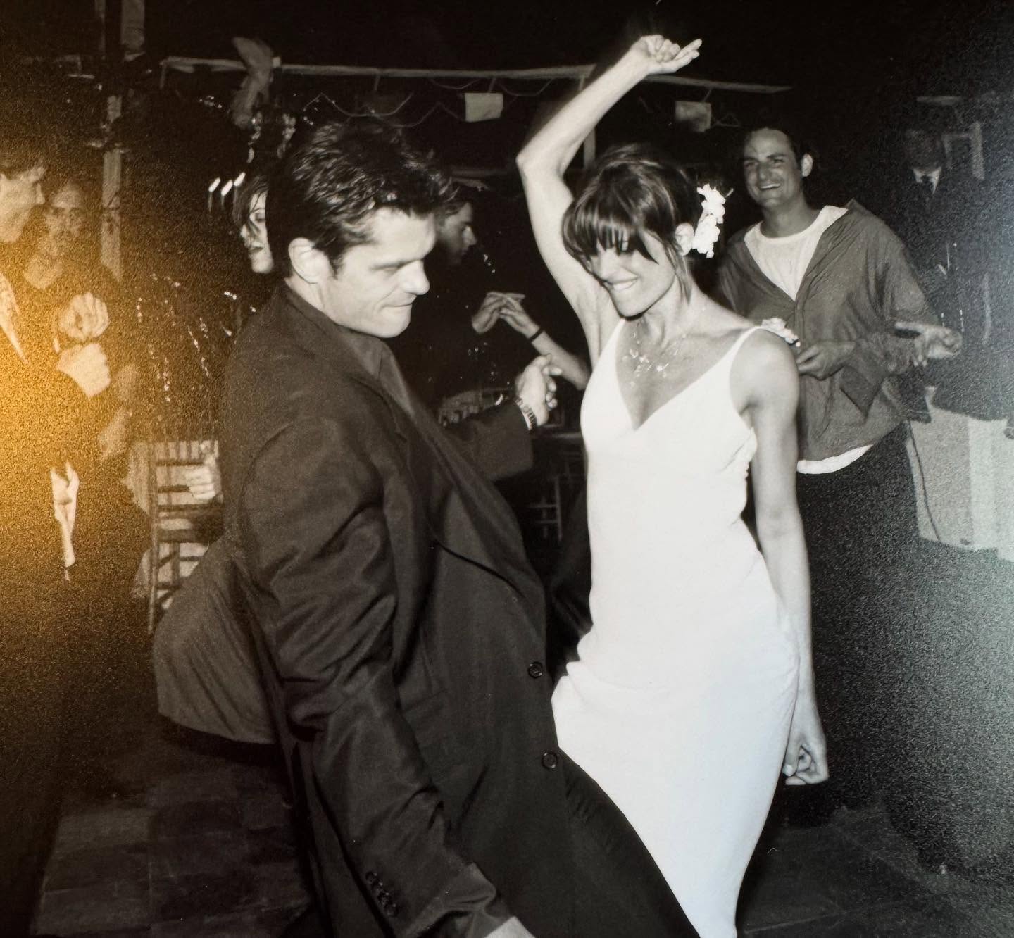 The couple hits the dance floor together during their lively home reception. | Source: Instagram/lisarinna