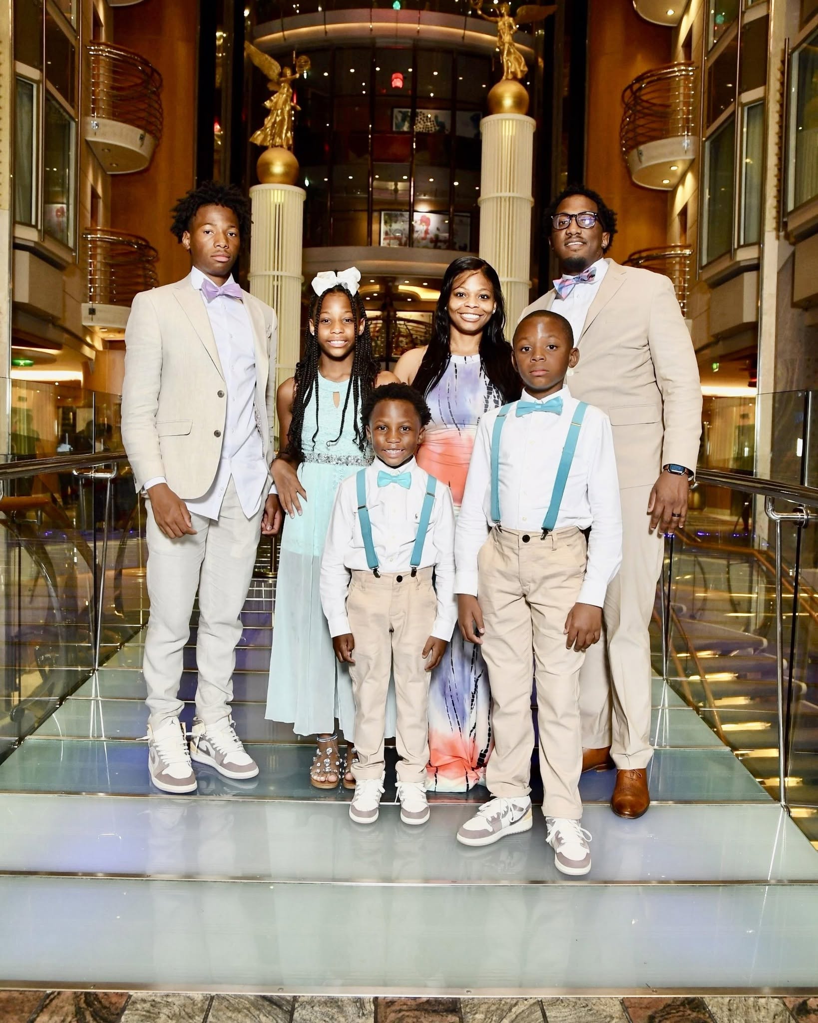 Karmelo Anthony seen with his parents and siblings in a post dated May 2025 | Source: Facebook/drew.anthony.37