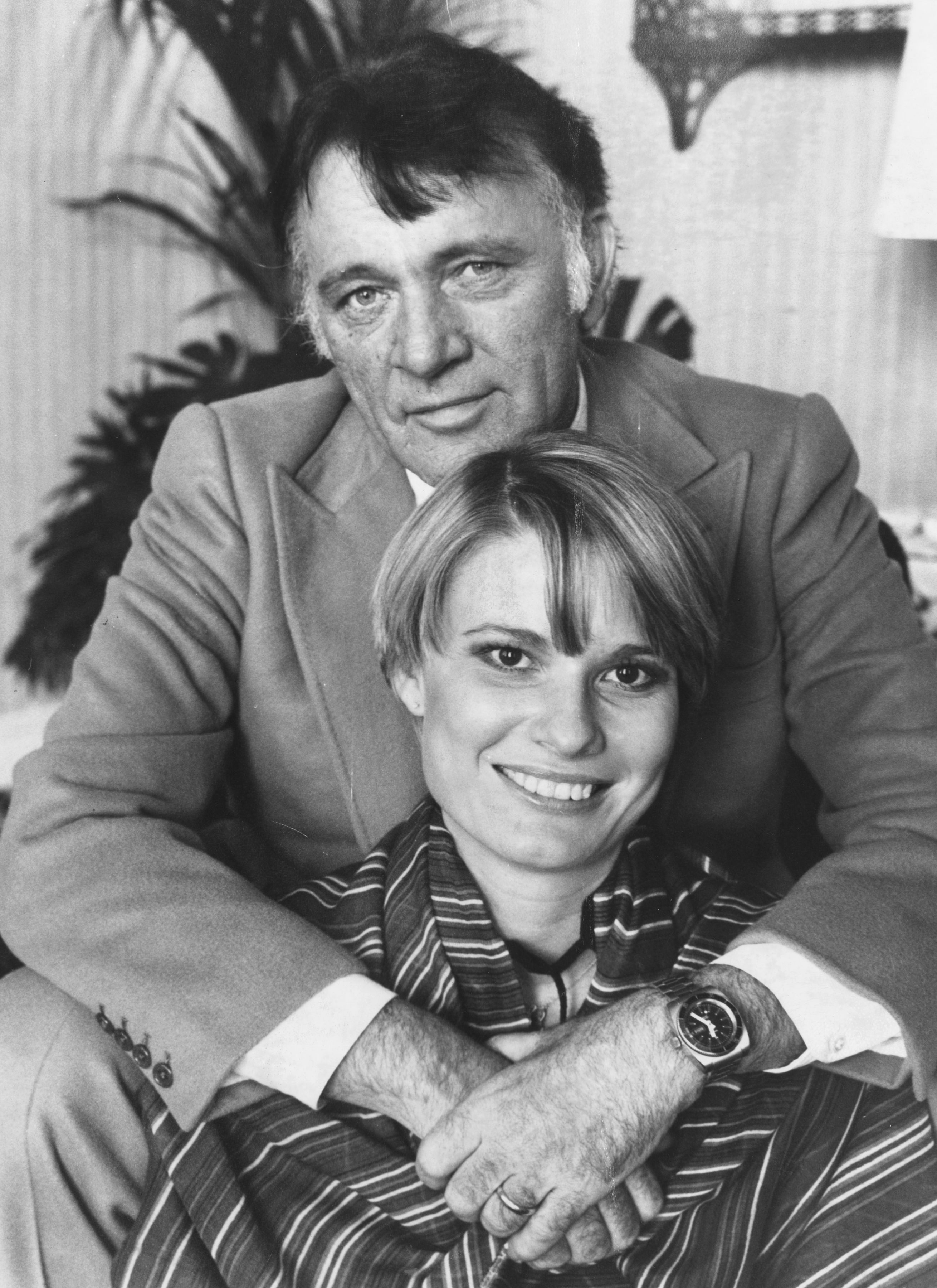 Richard Burton and Suzy Miller photographed on February 22, 1977. | Source: Getty Images