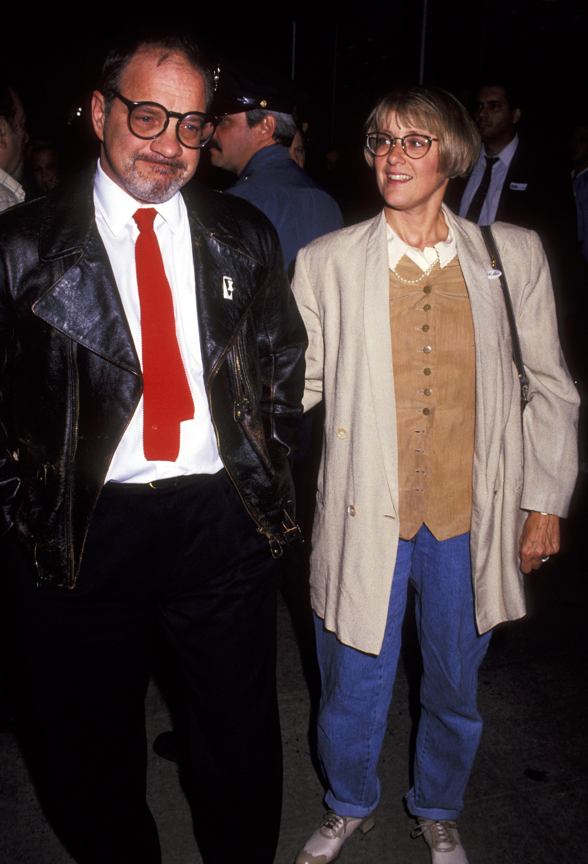 Mary Beth Hurt walks beside Paul Schrader at the 1992 "Light Sleeper" screening in New York City. In layered neutrals and glasses, Hurt brought a relaxed style to the film event.
