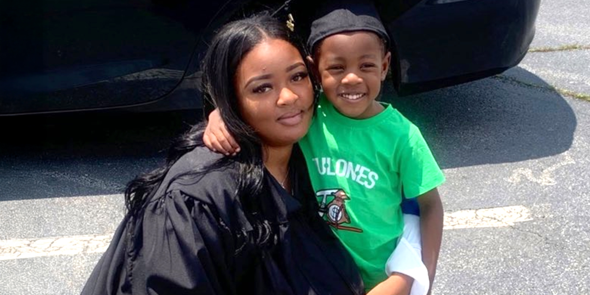 Adriana Smith with her son | Source: gofundme