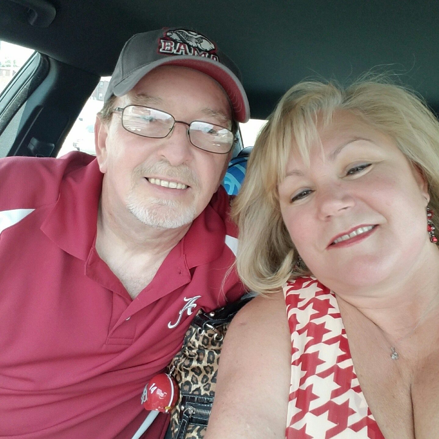 Timothy Clutts and Sheri Mitchell-Clutts in a selfie from October 22, 2016 | Source: Facebook/Tim Clutts