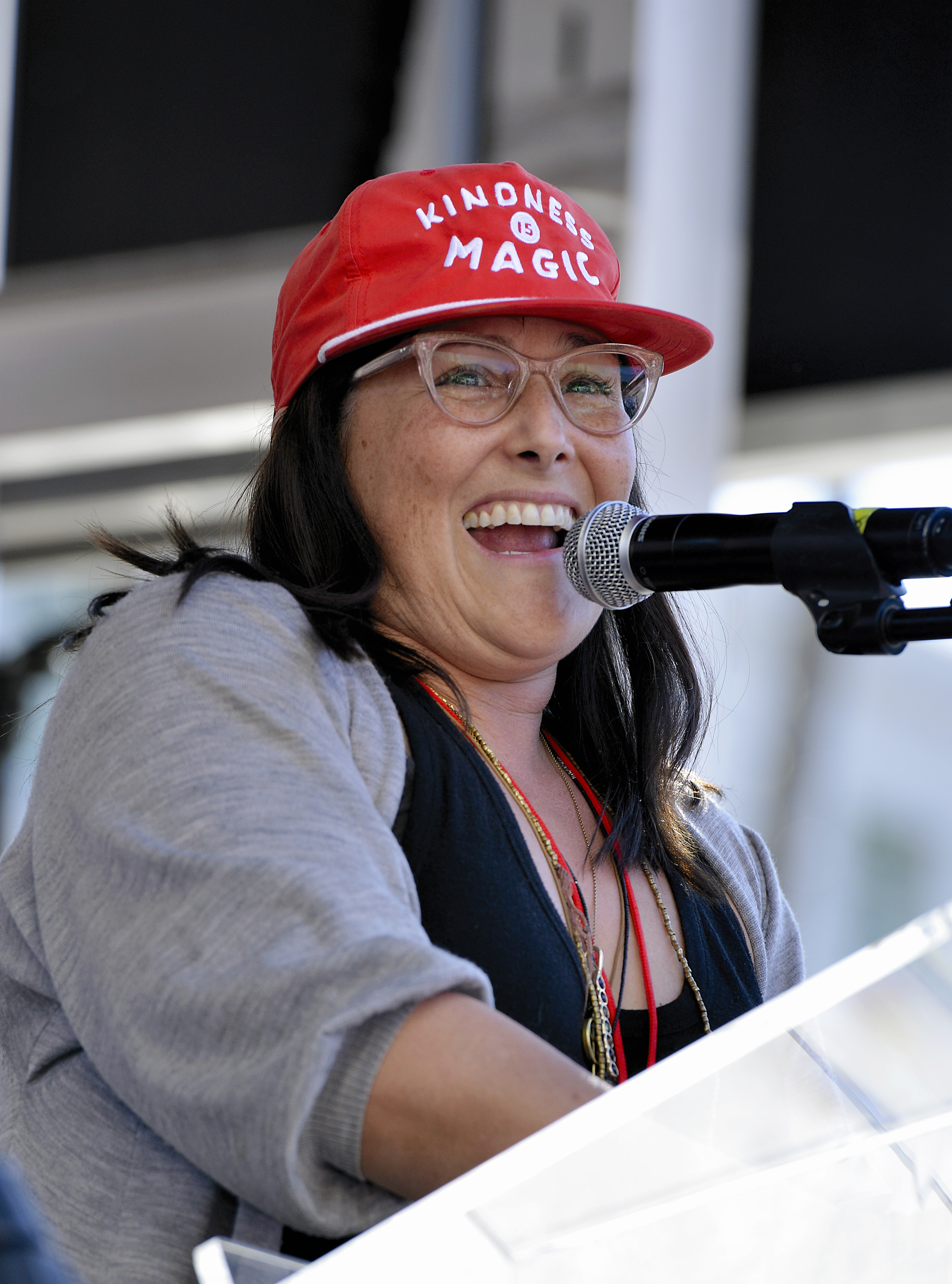 Ricki Lake never hid how challenging her fluctuating weight had been over the years. At this event, she spoke during the Women's March at Downtown Los Angeles on January 19, 2019, in Los Angeles, California. | Source: Getty Images
