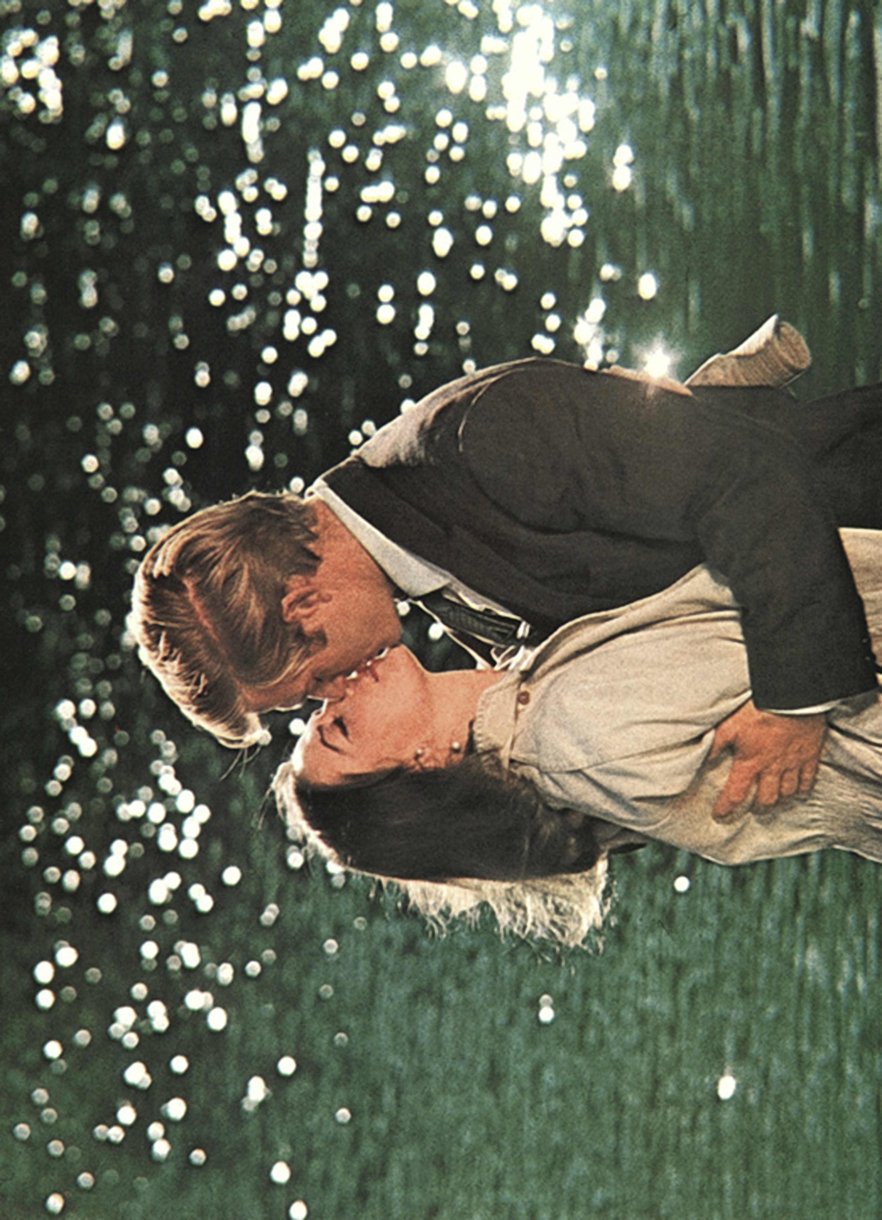 Natalie Wood and Robert Redford kissing from the 1966 film "This Property is Condemned." | Source: Getty Images