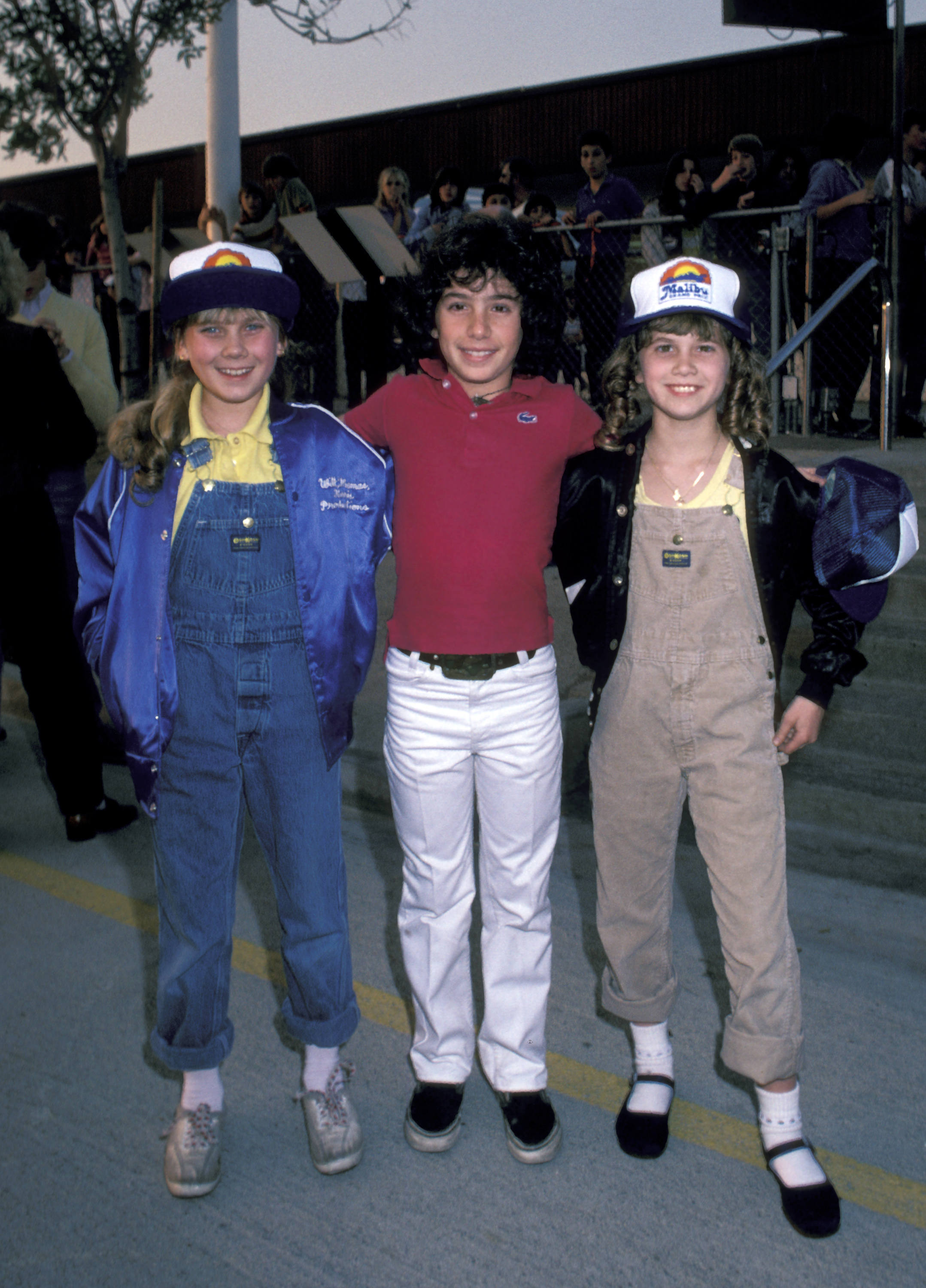 The young actress poses with fellow actors at Malibu Grand Prix on January 17, 1982 | Source: Getty Images