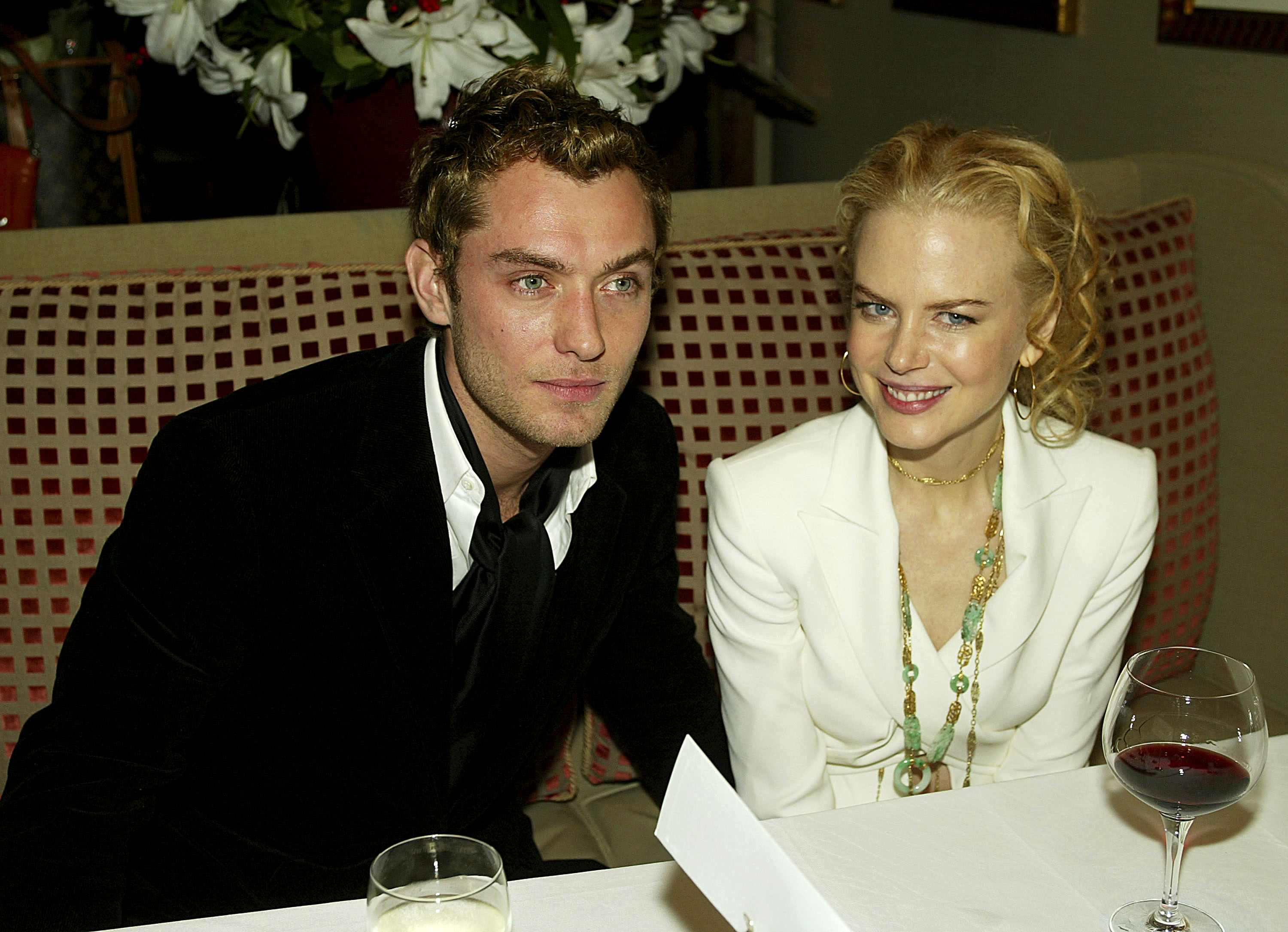 Jude Law and Nicole Kidman attend the after-party for "Cold Mountain" at the St. Regis Hotel in Los Angeles, California, on December 7, 2003 | Source: Getty Images
