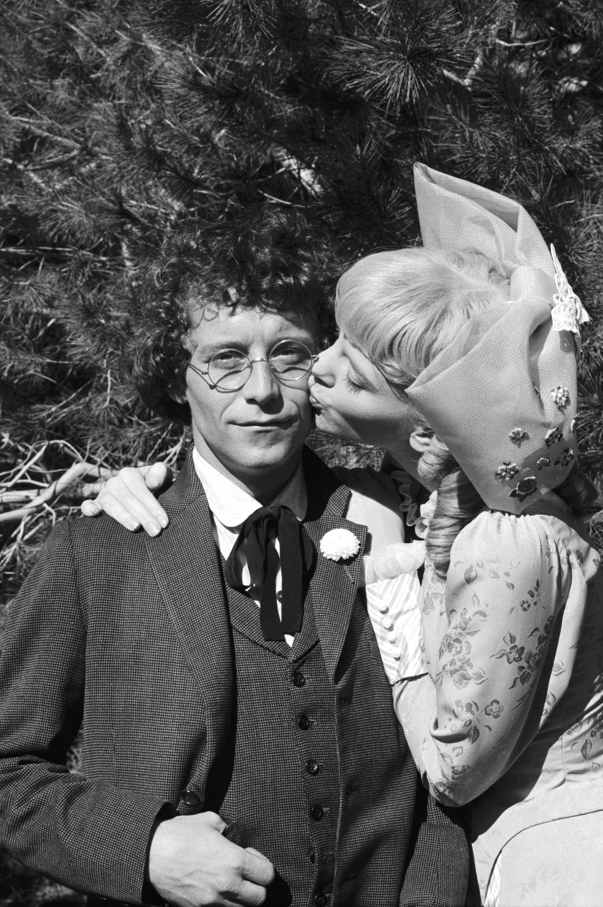 Their on-screen romance looked so convincing that many fans believed it continued off screen. The actress later revealed that she and Steve Tracy remained close friends long after "Little House on the Prairie" ended. | Source: Getty Images