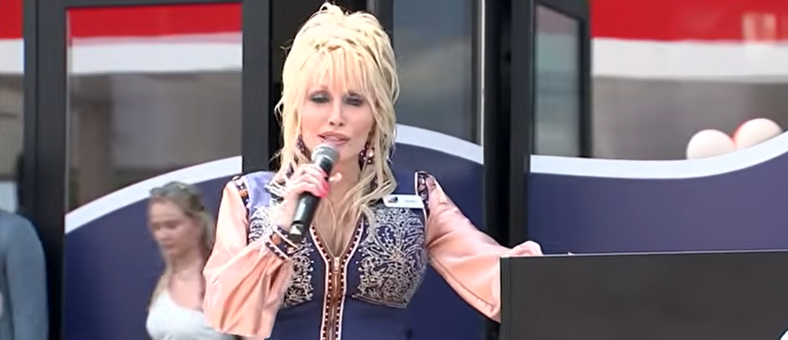 Dolly Parton welcomes guests to the grand opening of her Tennessean Travel Stop, thanking supporters as she officially introduces the new roadside destination. | Source: YouTube/Good Morning America