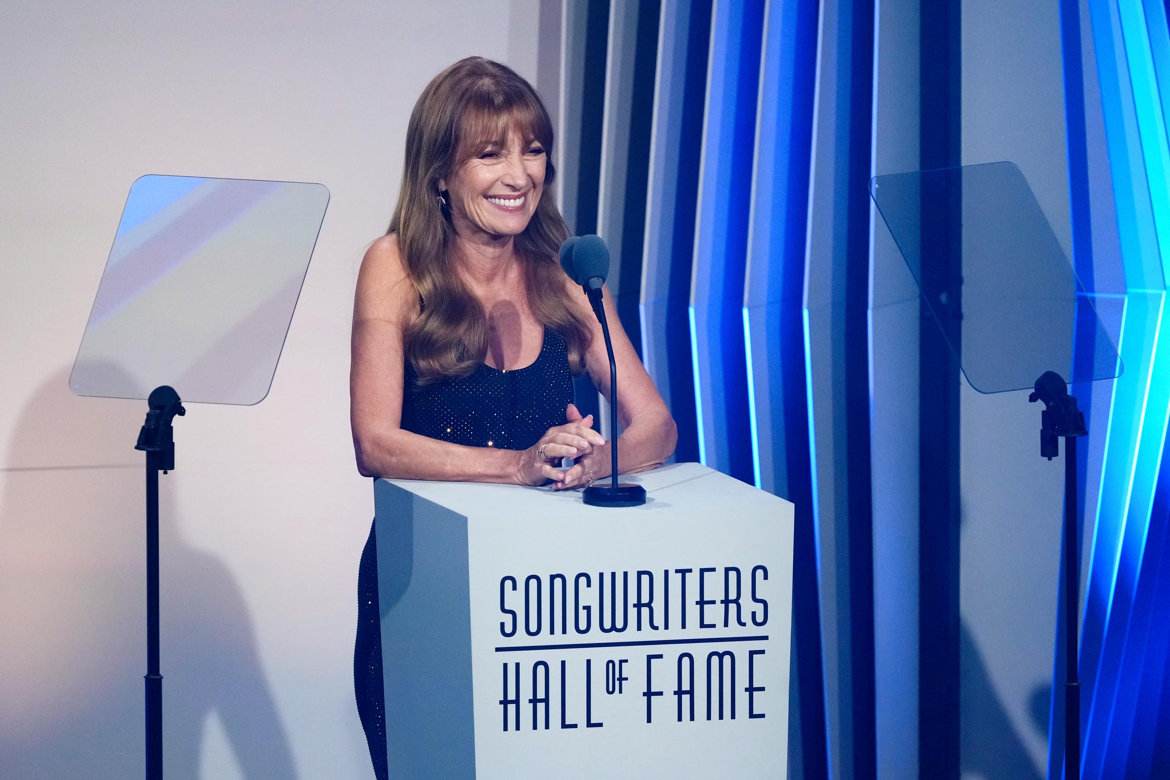 The gala had a deeper connection to Seymour's relationship because her fiancé has long been tied to music as a singer-songwriter. She later said she was there to celebrate the songwriters in her life, including him. | Source: Getty Images