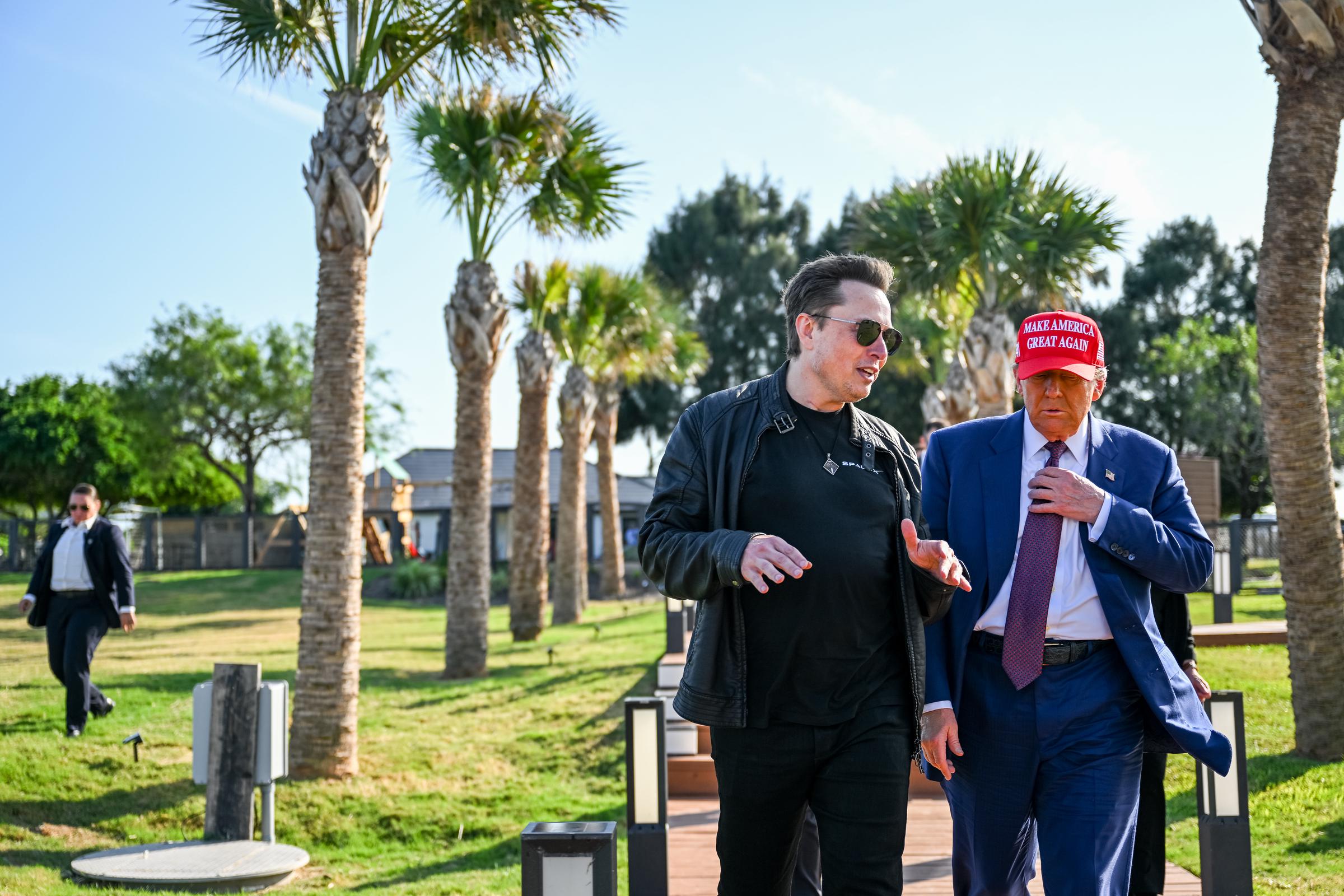 Elon Musk and President Donald Trump at the launch of the sixth test flight of the SpaceX Starship rocket in Brownsville, Texas on November 19, 2024 | Source: Getty Images