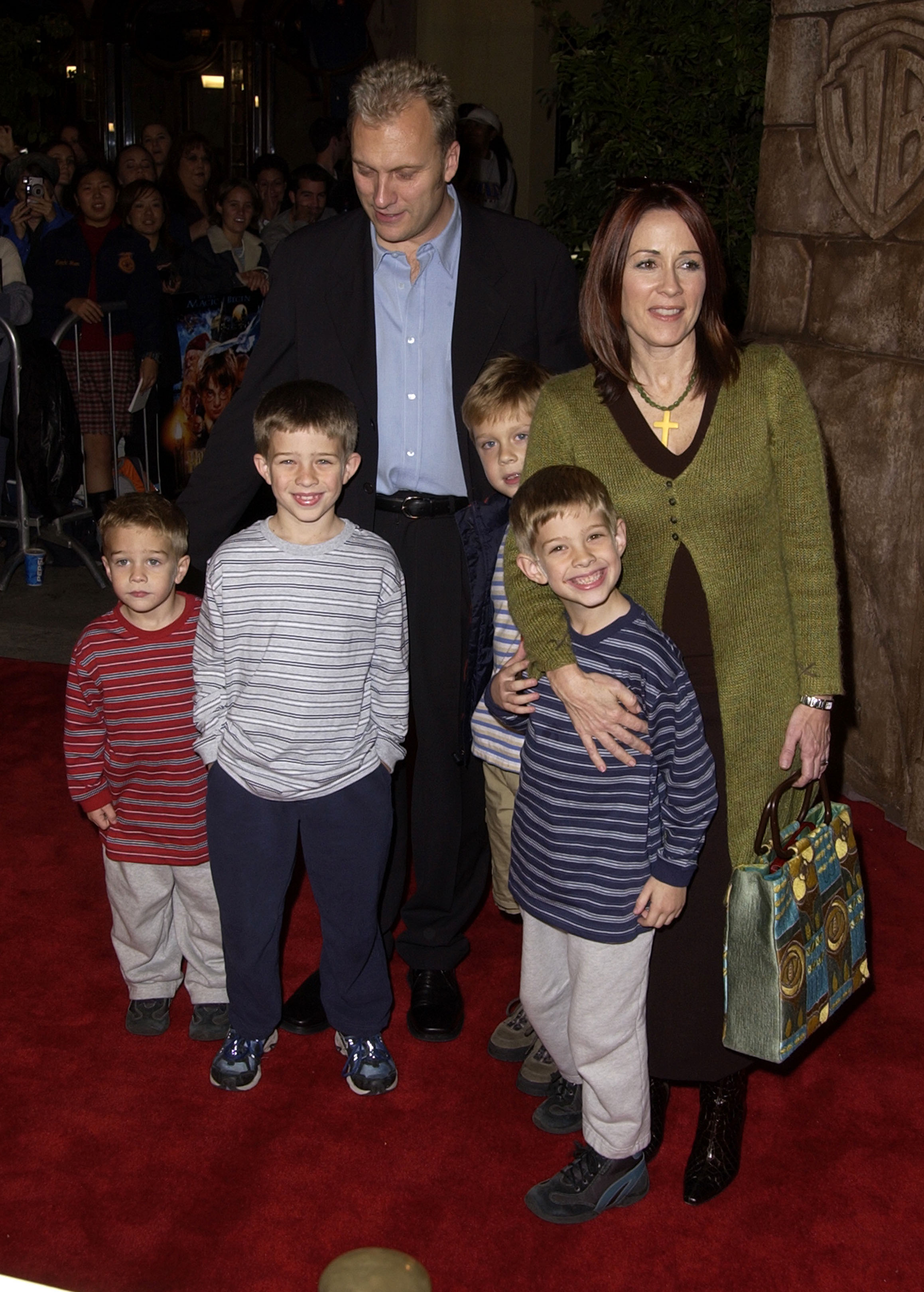 Patricia Heaton, husband David Hunt and sons at the "Harry Potter and The Sorcerer's Stone" Los Angeles Premiere in  November 14, 2001 | Source: Getty Images